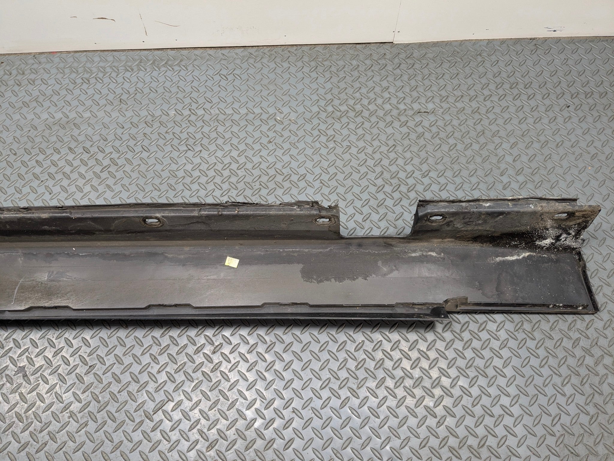 08 - 10 BMW 528I OEM ROCKER MOLDING SKIRT COVER PANEL GRAY RIGHT PASSENGER SIDE