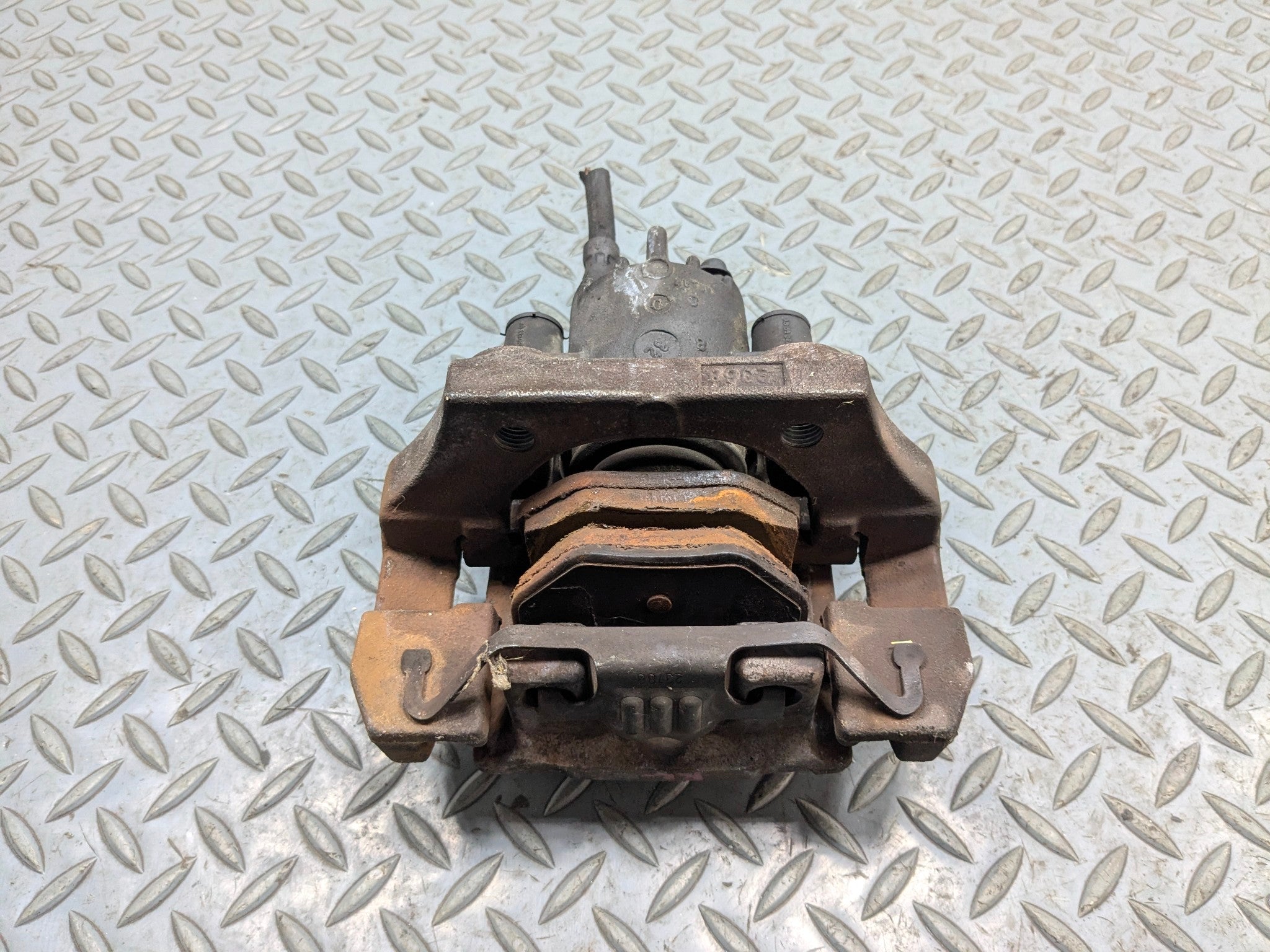 2008 - 2010 BMW 528I OEM BRAKE CALIPER ASSEMBLY REAR LEFT DRIVER SIDE