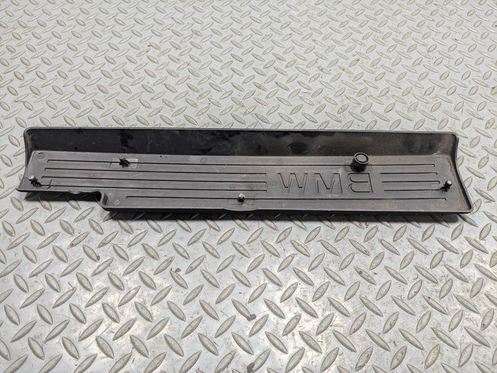 08 - 10 BMW 528I OEM FRONT ENGINE MOTOR AIR INTAKE MANIFOLD TRIM COVER EMBLEM