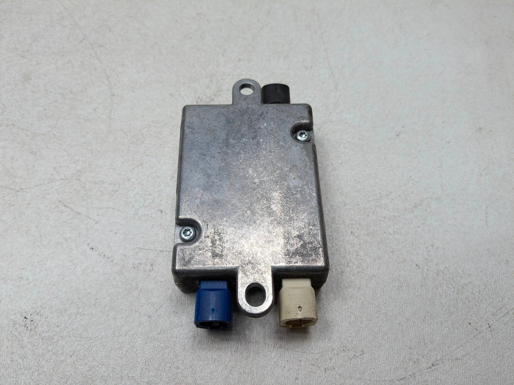 2008 - 2010 BMW 528I OEM USB HUB AUDIO INTERFACE ANTENNA CONTROL MODULE UNIT