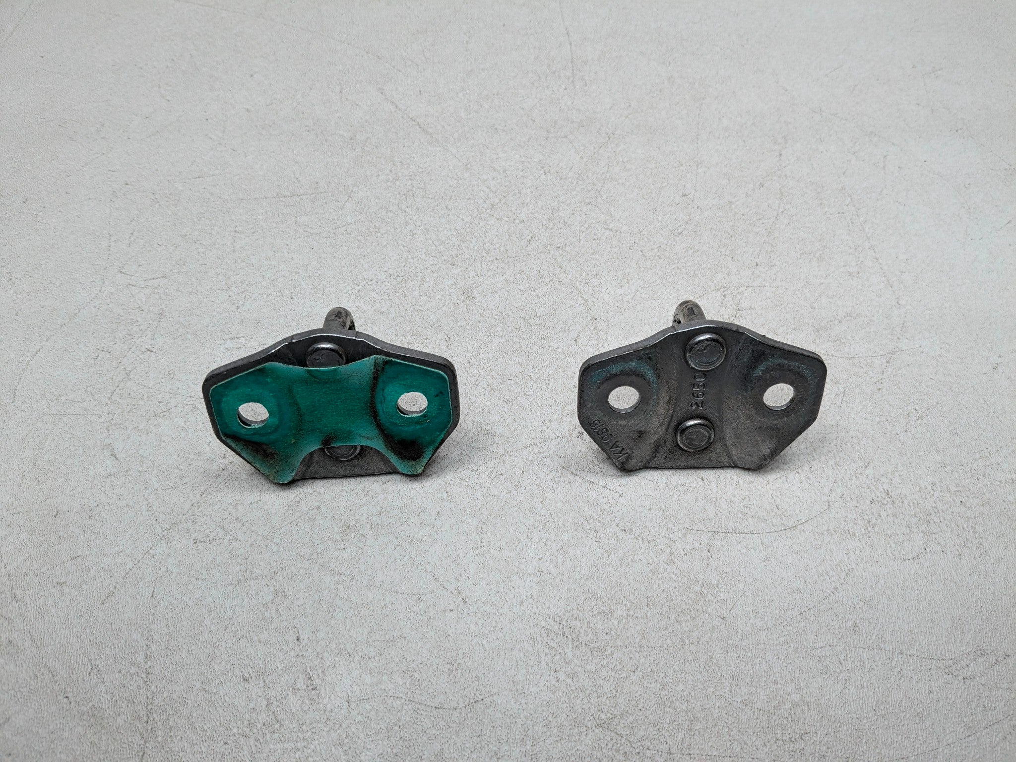 11 - 13 MINI COOPER OEM DOOR LOCK STRIKER PLATE SET OF TWO LEFT AND RIGHT SIDE