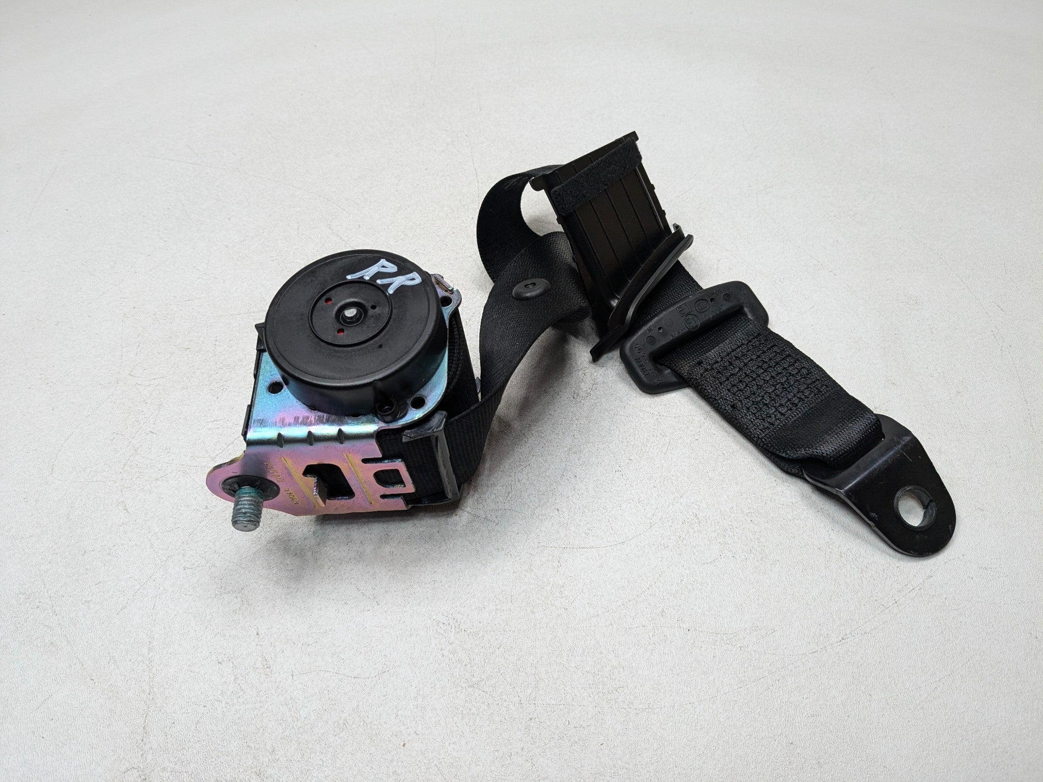 2011 - 2013 MINI COOPER OEM SEAT BELT RETRACTOR REAR RIGHT PASSENGER SIDE BLACK