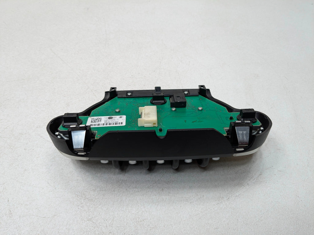 2011 - 2013 MINI COOPER OEM FRONT ROOF INTERIOR OVERHEAD CONSOLE DOME LIGHT