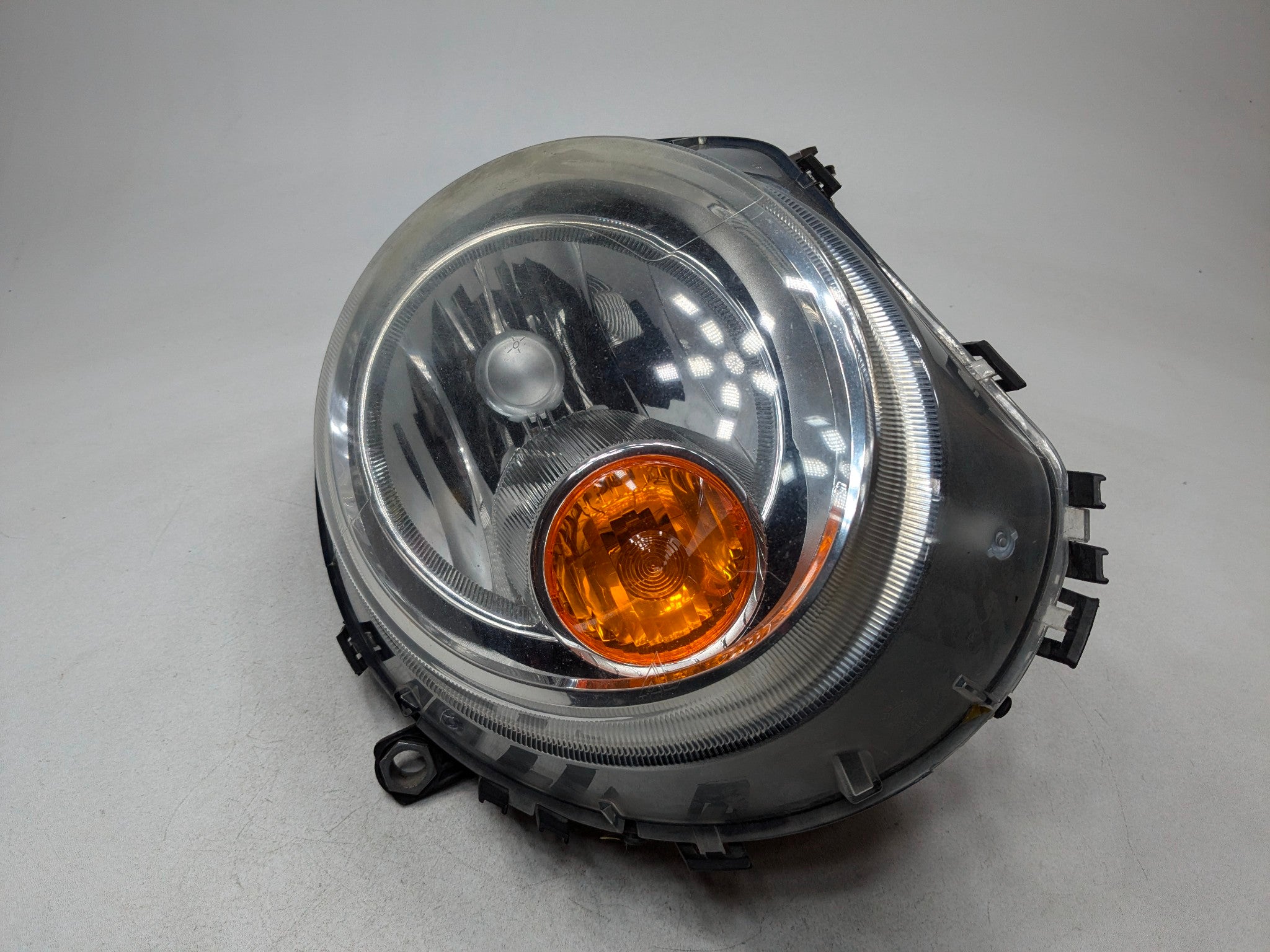 2011 - 2013 MINI COOPER OEM RIGHT PASSENGER SIDE HEADLIGHT LAMP HALOGEN