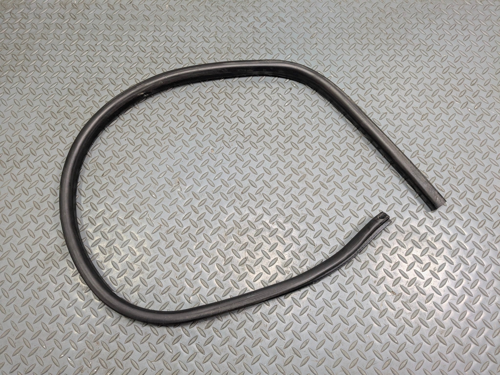 2011 - 2013 MINI COOPER OEM DOOR SEAL WEATHER STRIPPING RUBBER FRONT LEFT SIDE