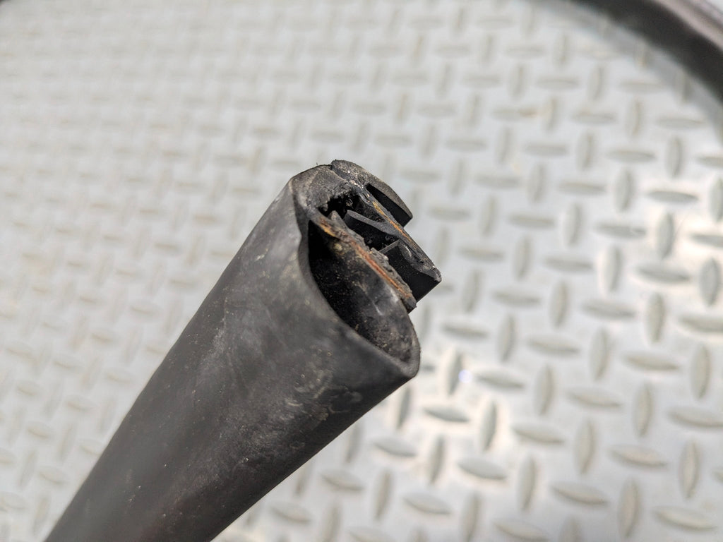 2011 - 2013 MINI COOPER OEM DOOR SEAL WEATHER STRIPPING RUBBER FRONT RIGHT SIDE