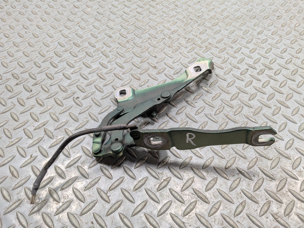 11 - 13 MINI COOPER OEM HOOD HINGE SUPPORT BRACKET FRONT RIGHT PASSENGER SIDE