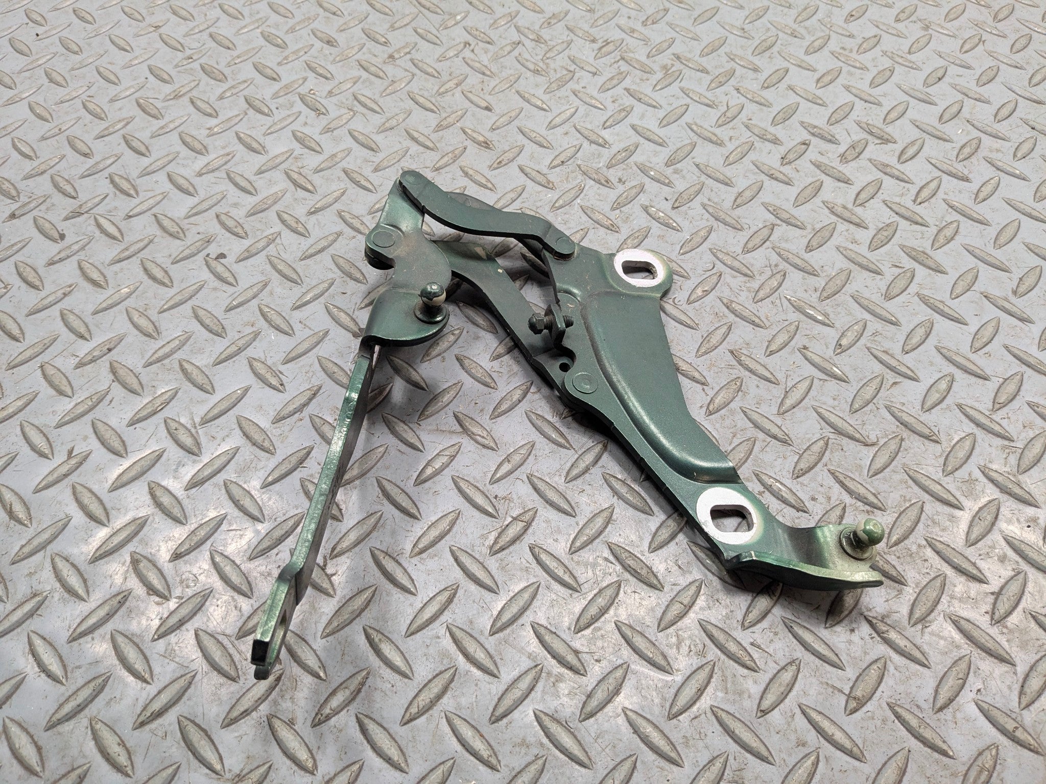 2011 - 2013 MINI COOPER OEM HOOD HINGE SUPPORT BRACKET FRONT LEFT DRIVER SIDE