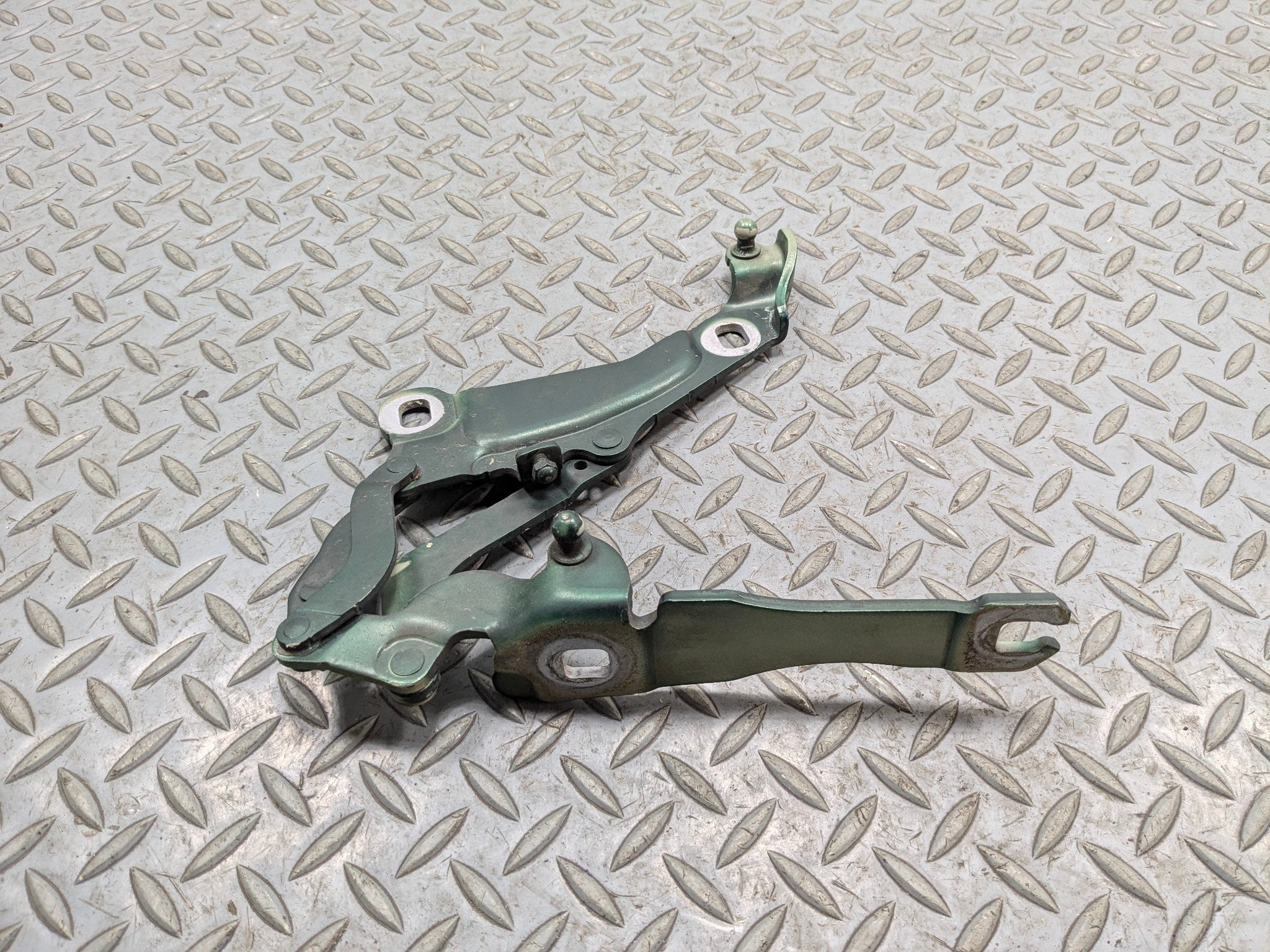2011 - 2013 MINI COOPER OEM HOOD HINGE SUPPORT BRACKET FRONT LEFT DRIVER SIDE