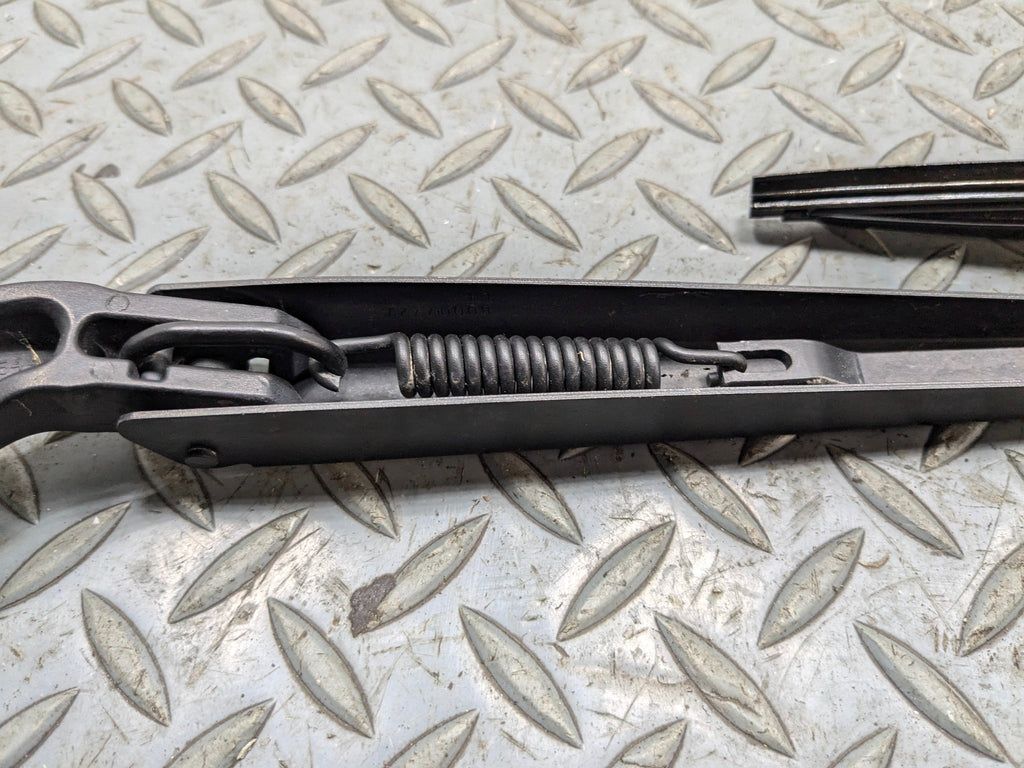 2011 - 2013 MINI COOPER OEM WINDSHIELD WIPER ARM WITH BLADE FRONT RIGHT SIDE