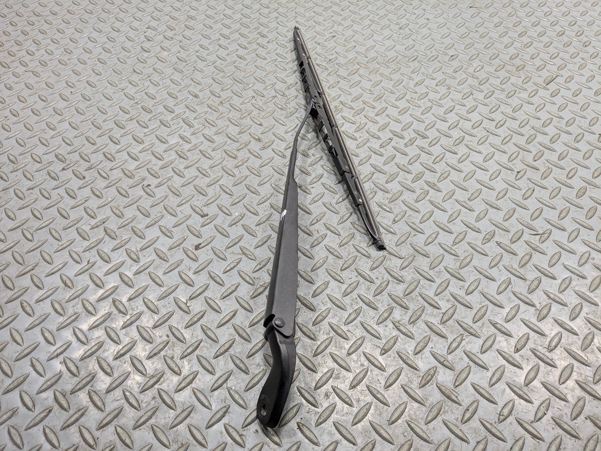 11 - 13 MINI COOPER OEM WINDSHIELD WIPER ARM WITH BLADE FRONT LEFT DRIVER SIDE