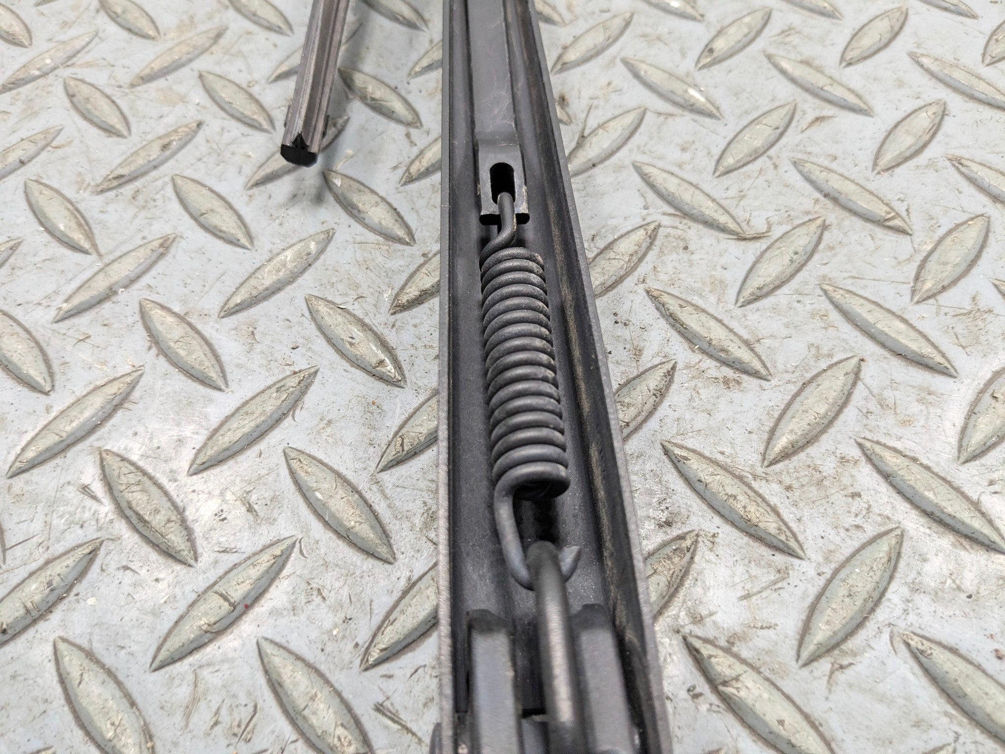 11 - 13 MINI COOPER OEM WINDSHIELD WIPER ARM WITH BLADE FRONT LEFT DRIVER SIDE