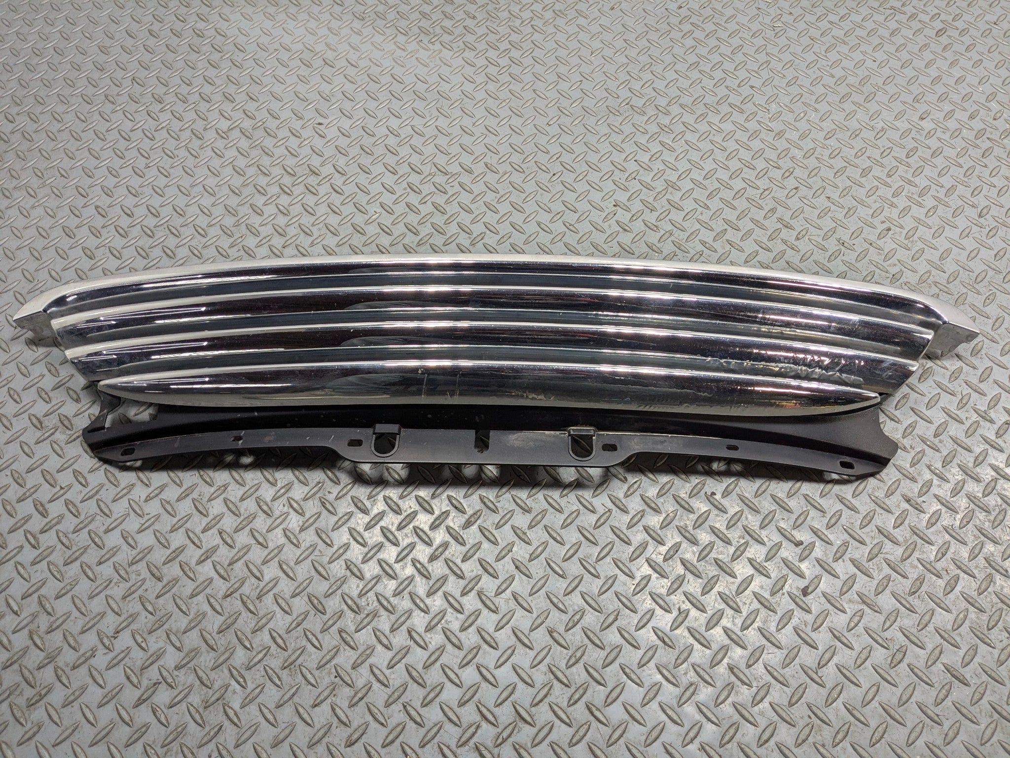 2011 - 2013 MINI COOPER OEM FRONT BUMPER MOUNTED UPPER GRILLE ASSEMBLY CHROME