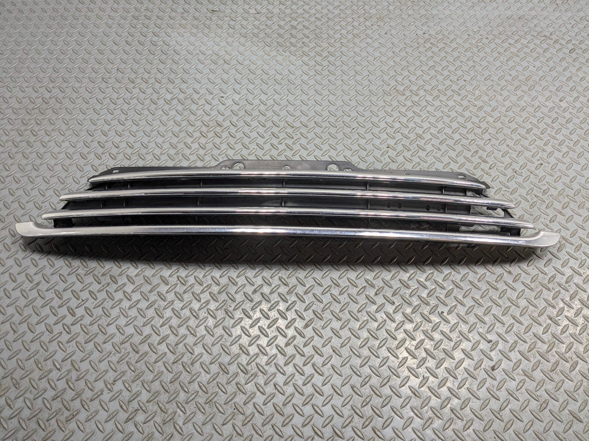 2011 - 2013 MINI COOPER OEM FRONT BUMPER MOUNTED UPPER GRILLE ASSEMBLY CHROME