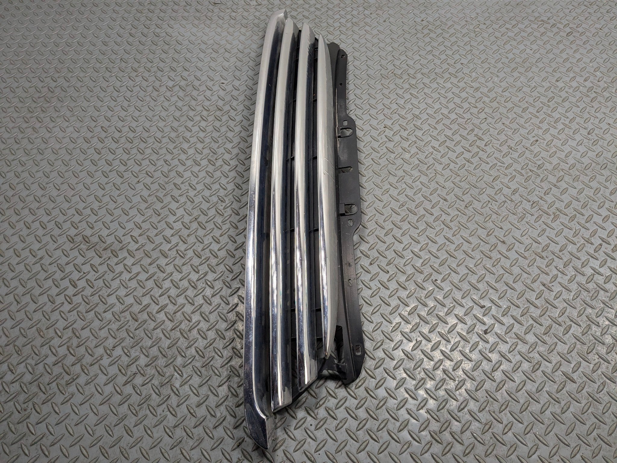2011 - 2013 MINI COOPER OEM FRONT BUMPER MOUNTED UPPER GRILLE ASSEMBLY CHROME
