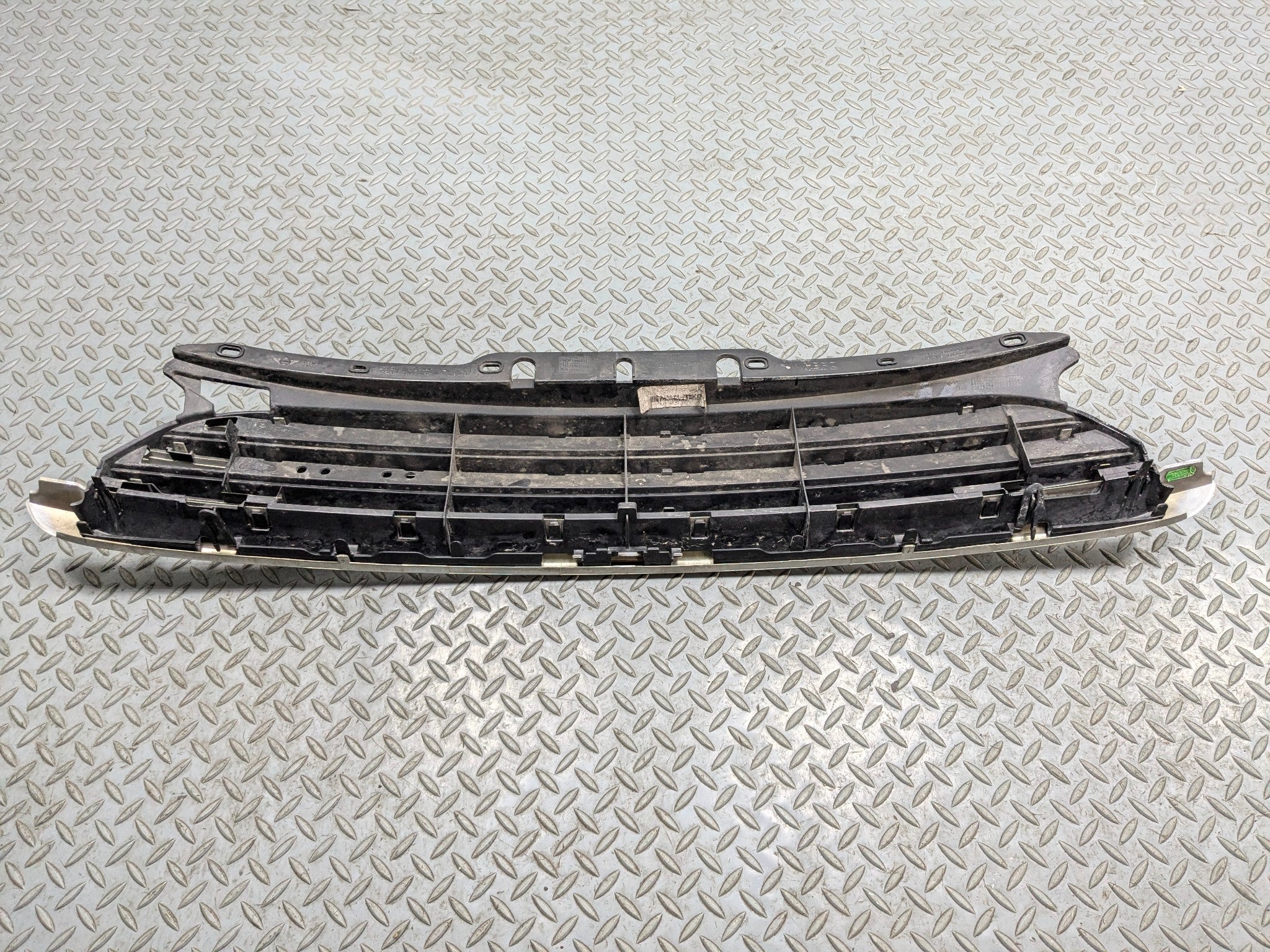 2011 - 2013 MINI COOPER OEM FRONT BUMPER MOUNTED UPPER GRILLE ASSEMBLY CHROME