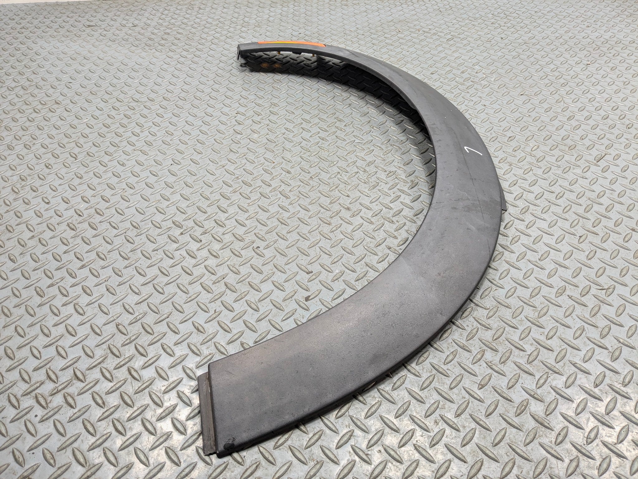 11 - 13 MINI COOPER OEM FENDER FLARE BODY MOLDING TRIM FRONT LEFT DRIVER SIDE