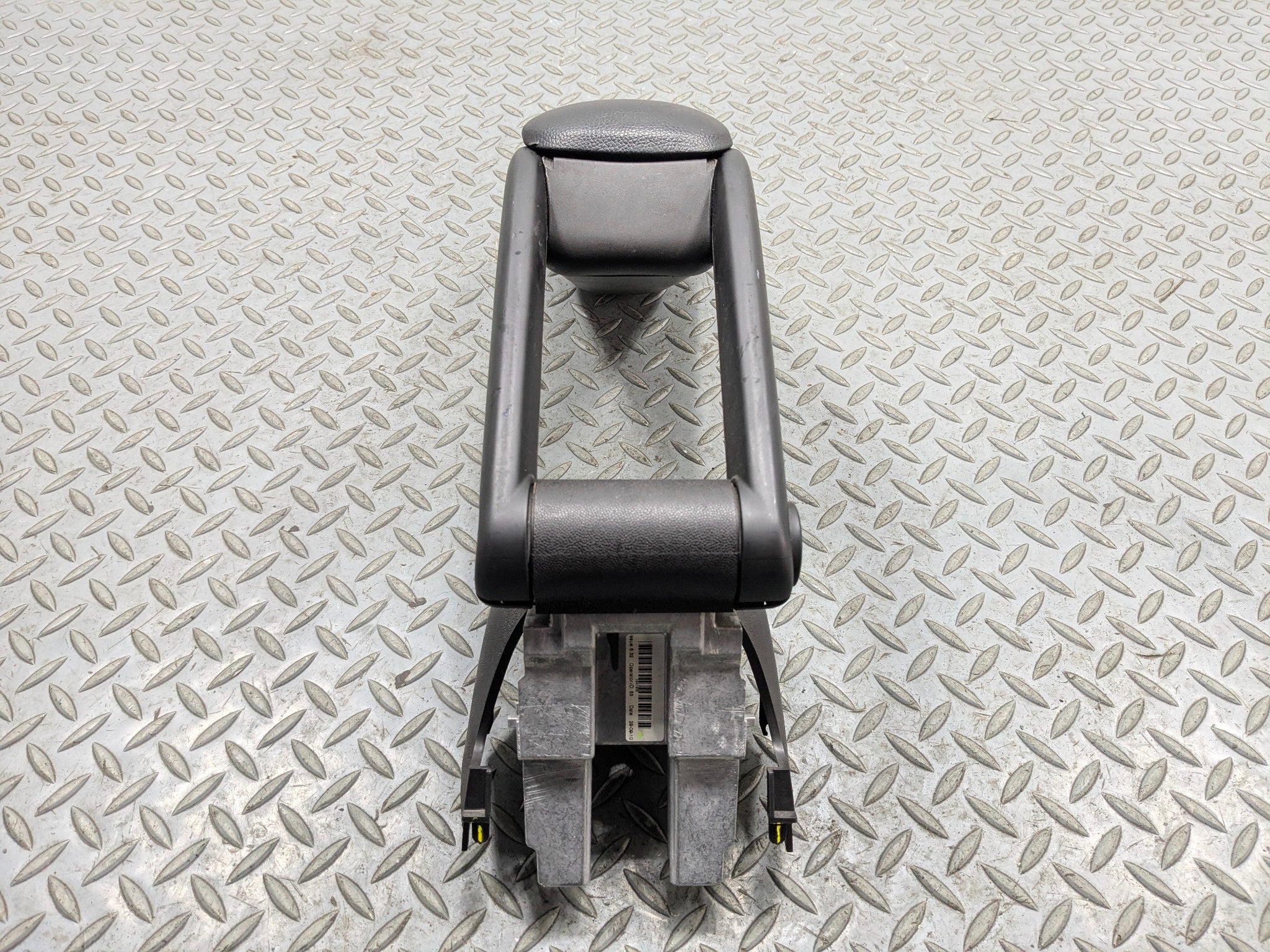 2011 - 2013 MINI COOPER OEM INTERIOR CENTER CONSOLE ARMREST LEATHER BLACK