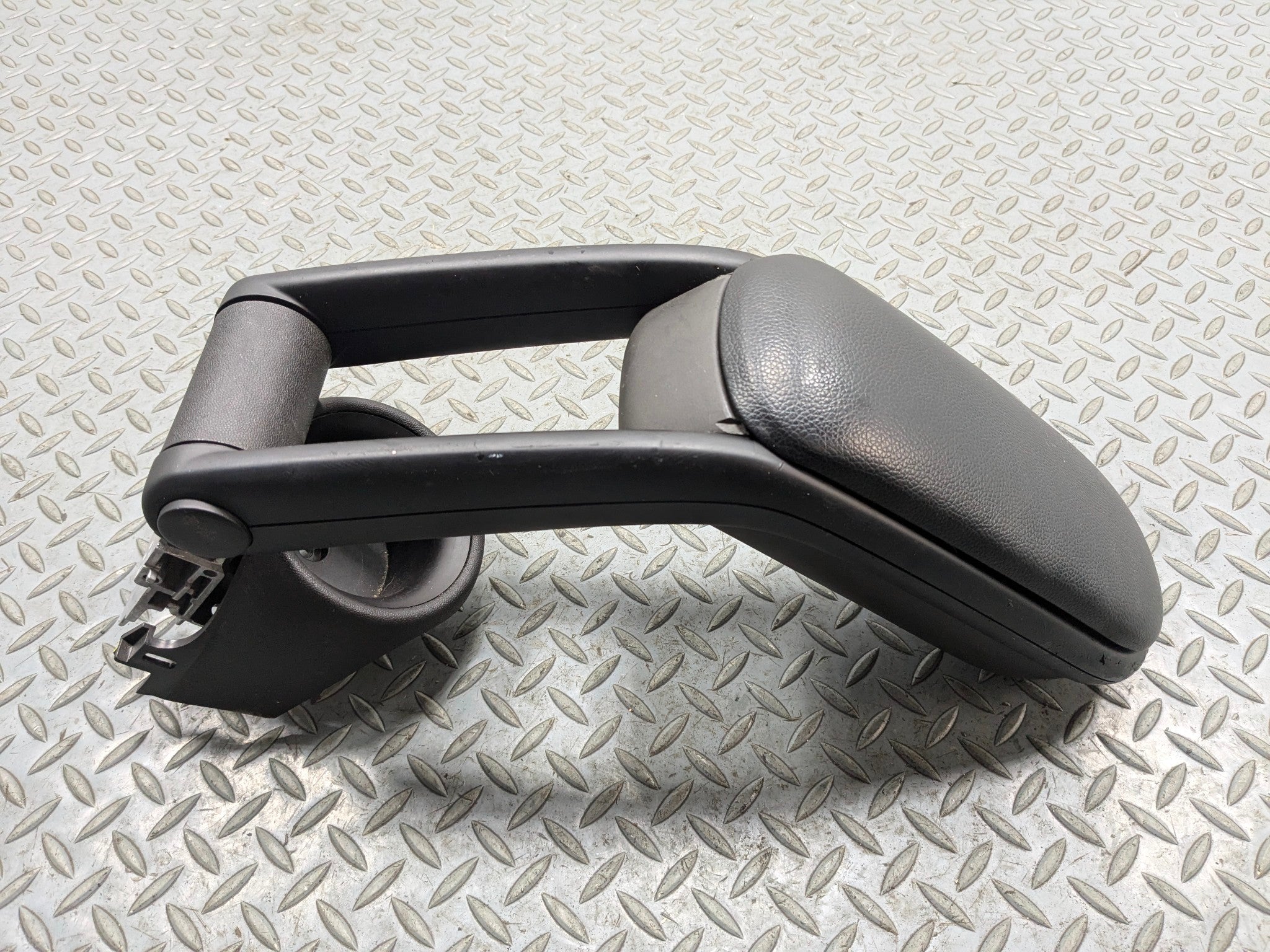 2011 - 2013 MINI COOPER OEM INTERIOR CENTER CONSOLE ARMREST LEATHER BLACK