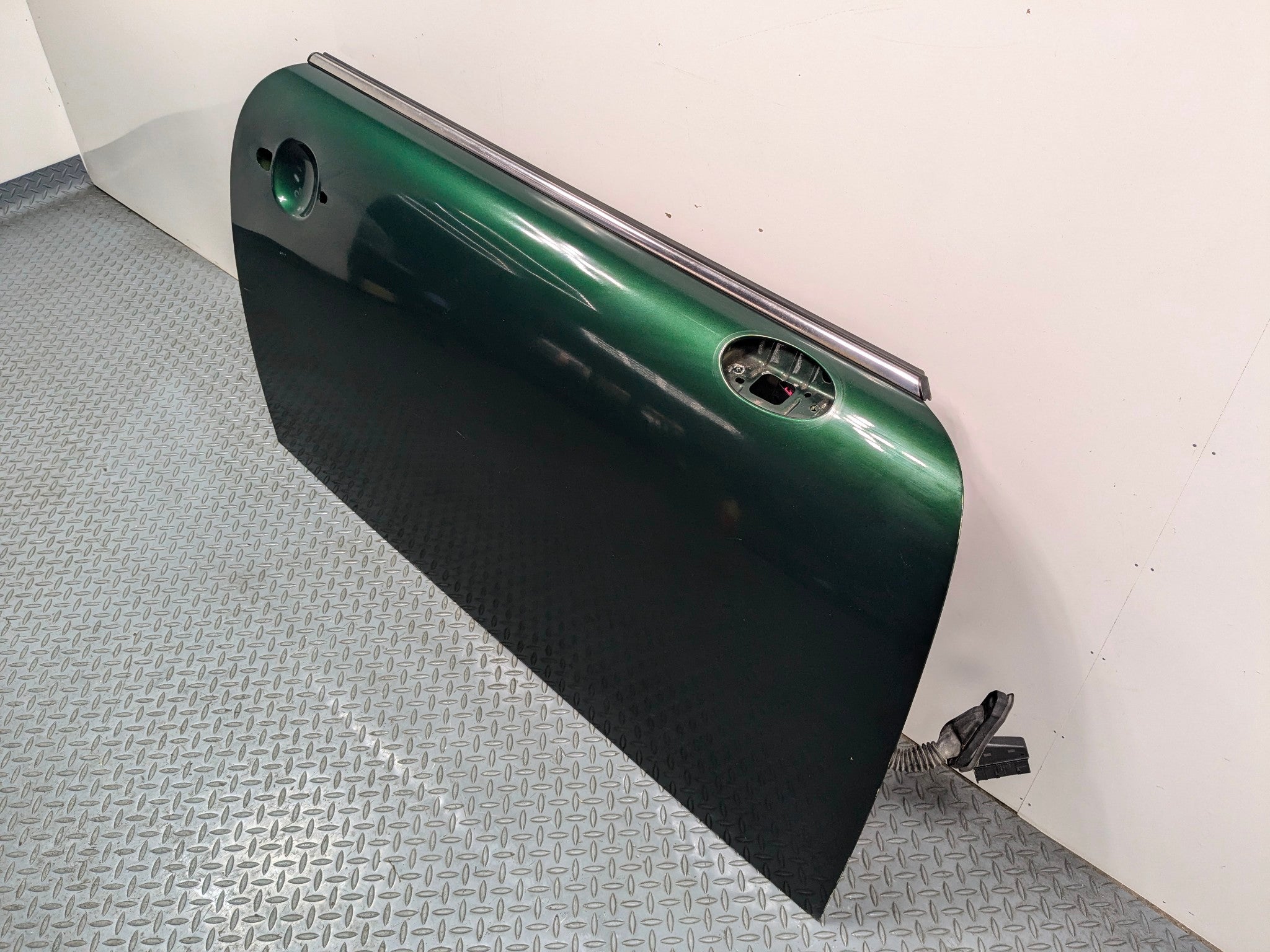 2011 - 2013 MINI COOPER OEM RIGHT PASSENGER FRONT DOOR SHELL PANEL GREEN