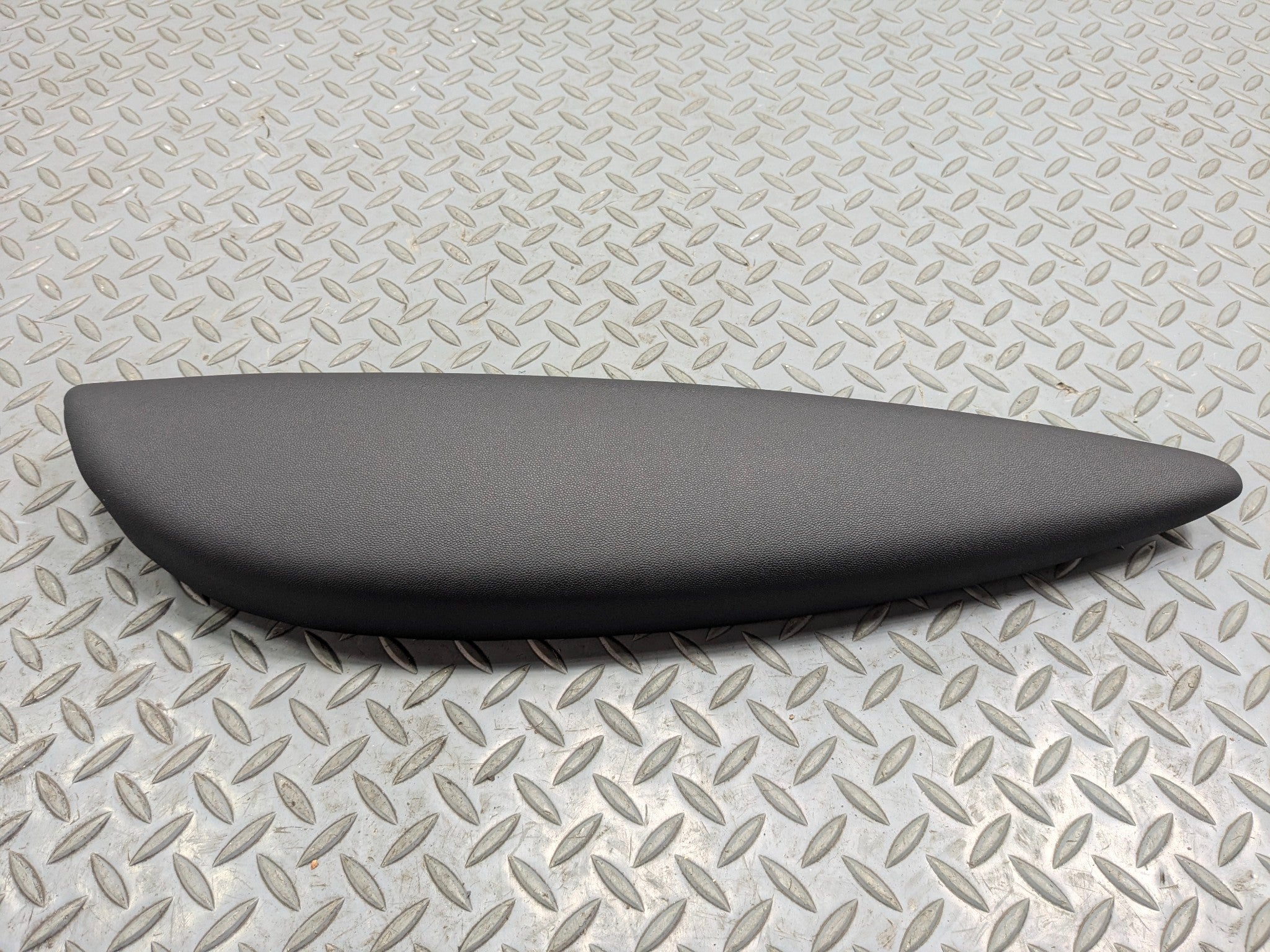 11 - 13 MINI COOPER OEM DOOR PANEL ARMREST COVER TRIM FRONT RIGH PASSENGER SIDE