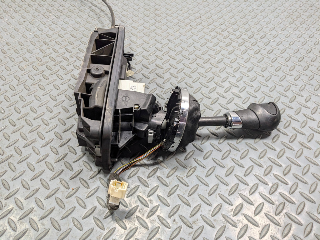 2011 - 2013 MINI COOPER OEM GEAR SELECTOR FLOOR SHIFTER ASSEMBLY