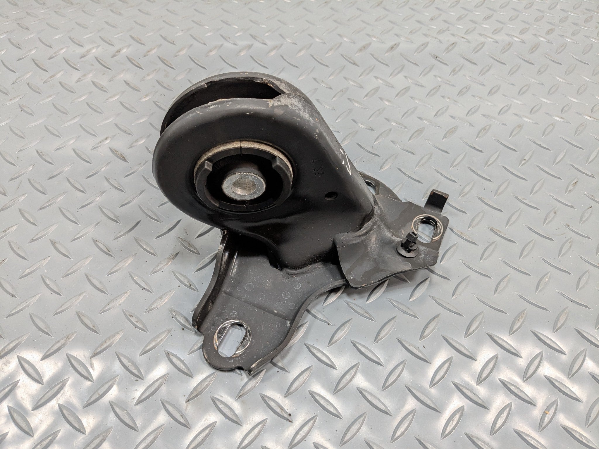 2011 - 2013 MINI COOPER OEM REAR LEFT DRIVER SIDE TRAILING ARM BRACKET