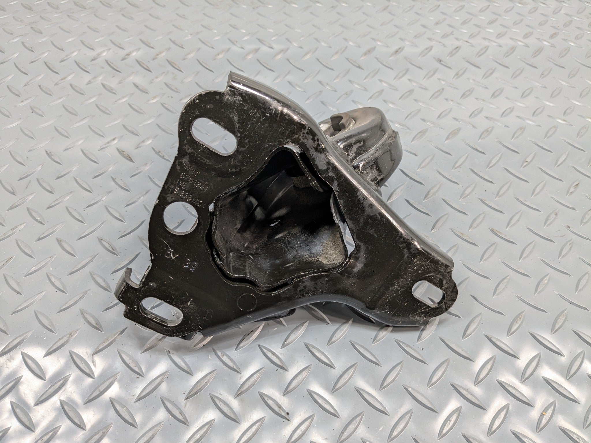 2011 - 2013 MINI COOPER OEM REAR LEFT DRIVER SIDE TRAILING ARM BRACKET
