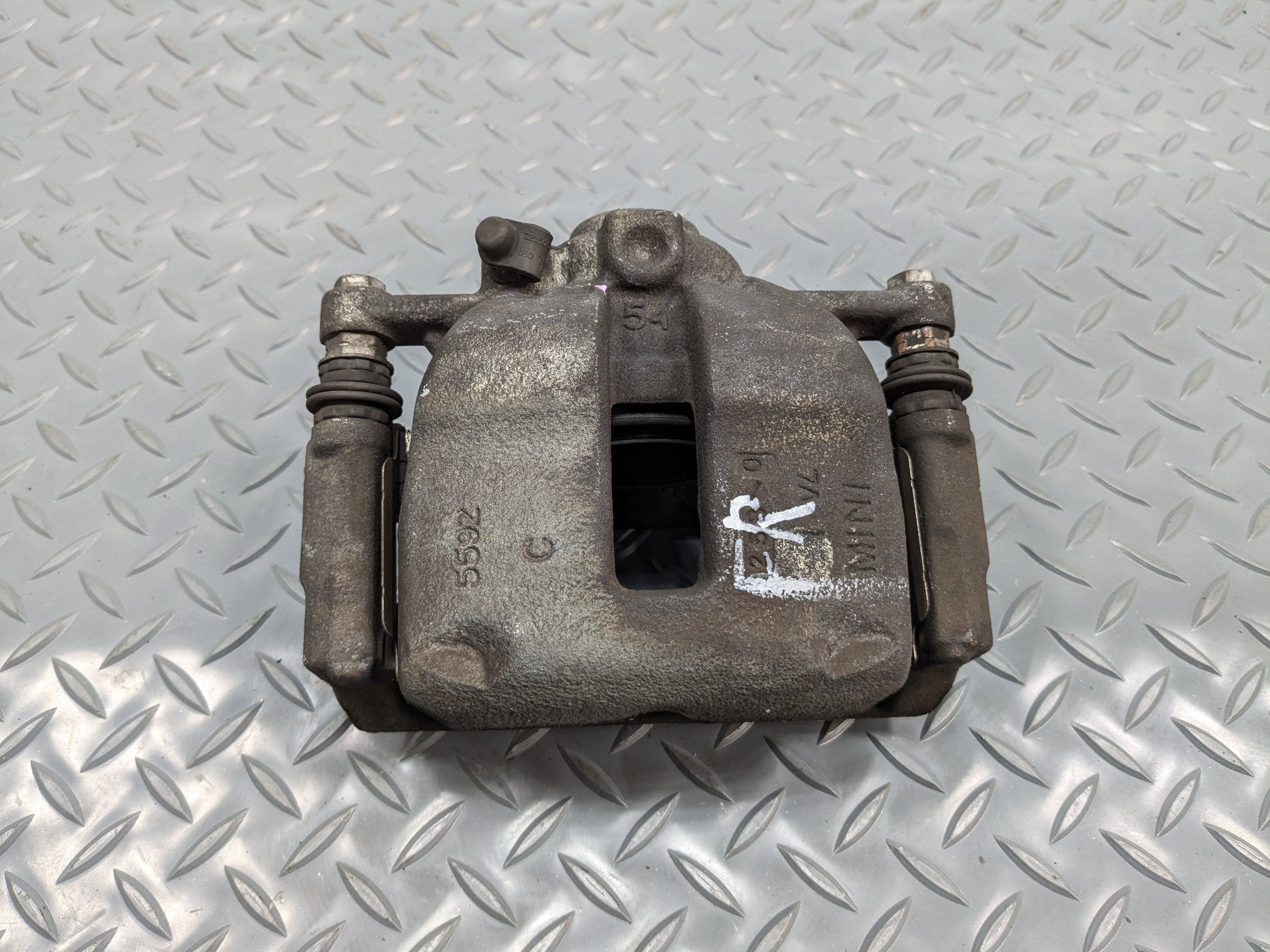 2011 - 2013 MINI COOPER OEM BRAKE CALIPER ASSEMBLY FRONT RIGHT PASSENGER SIDE