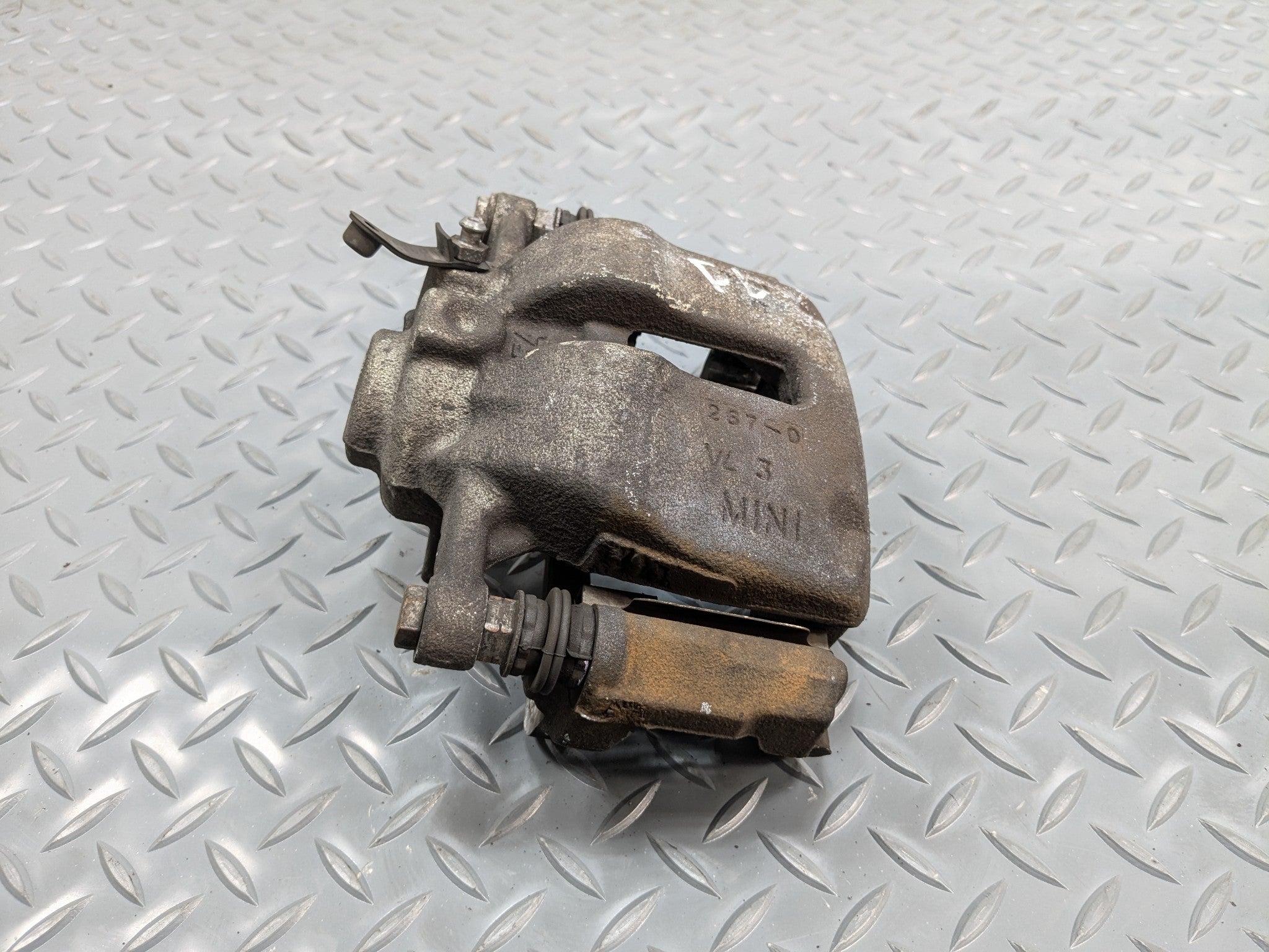 2011 - 2013 MINI COOPER OEM BRAKE CALIPER ASSEMBLY FRONT LEFT DRIVER SIDE
