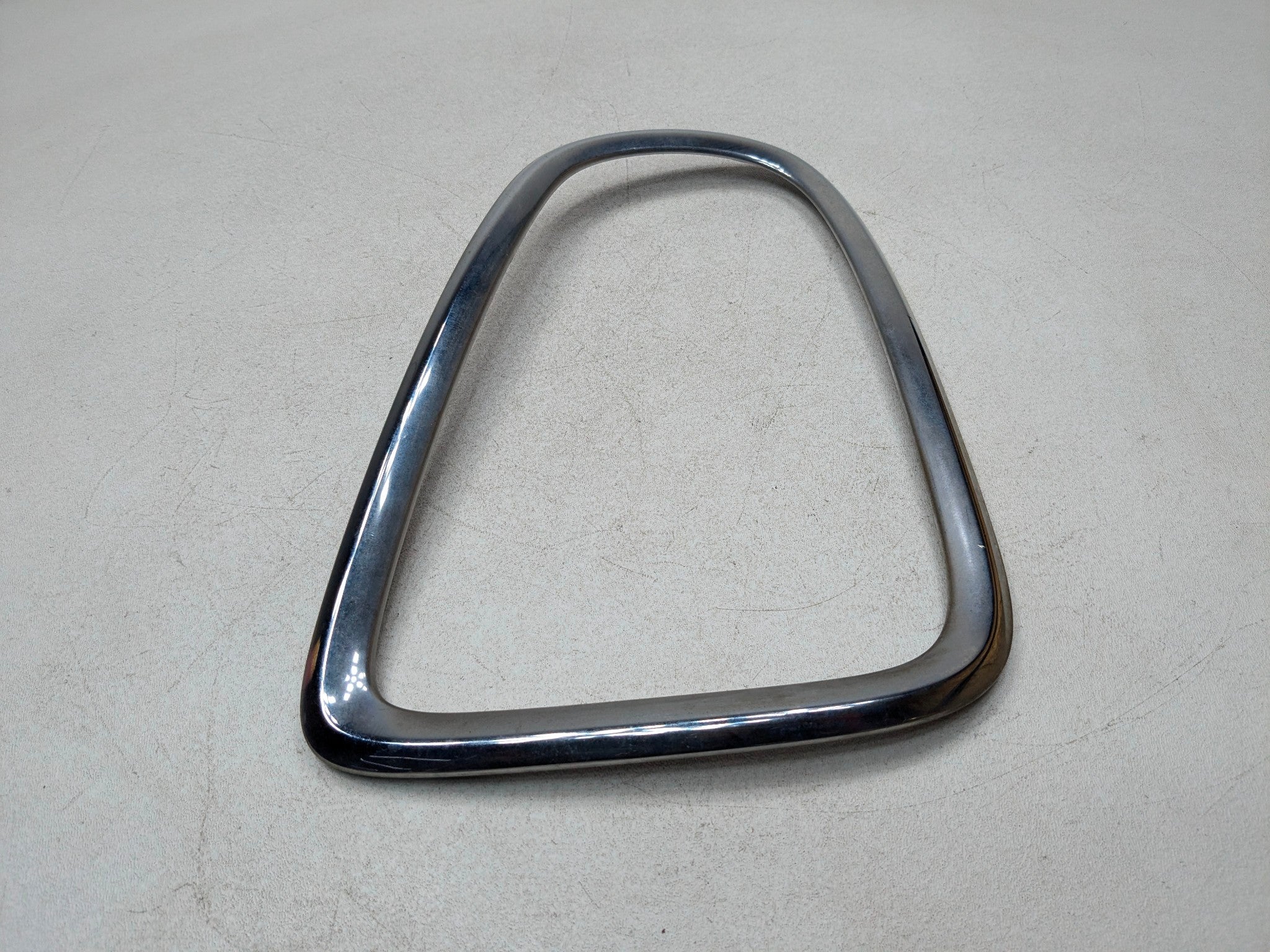 2011 - 2013 MINI COOPER OEM TAILLIGHT COVER TRIM BEZEL REAR RIGHT PASSENGER SIDE