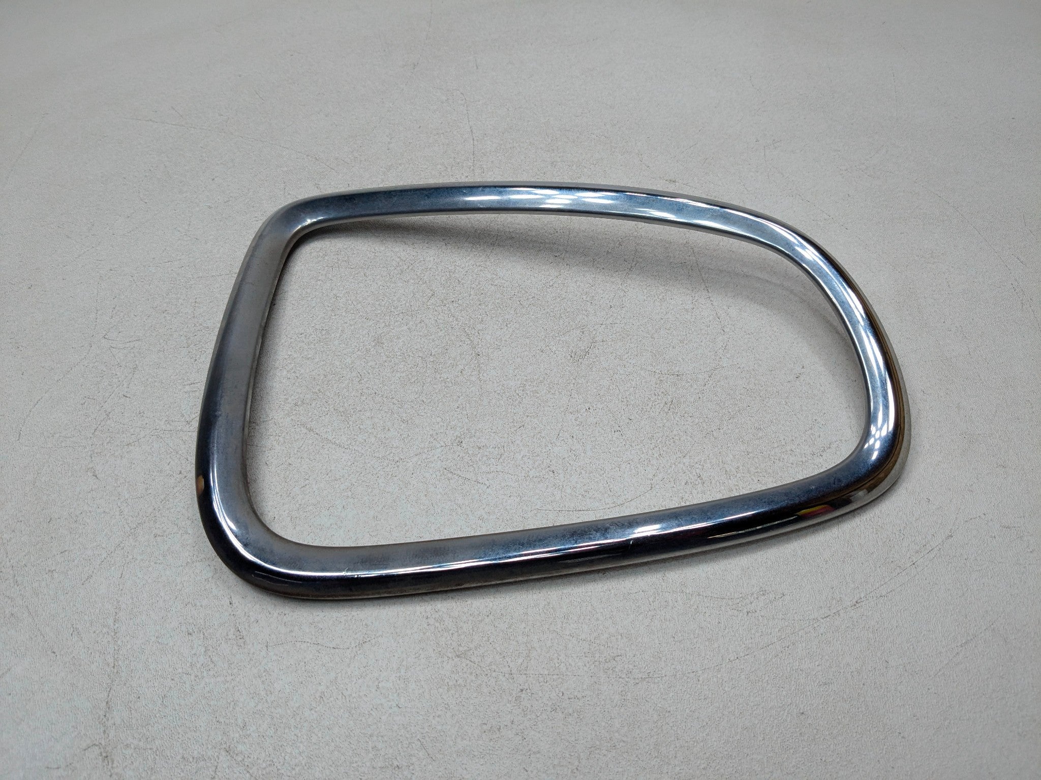 2011 - 2013 MINI COOPER OEM TAILLIGHT COVER TRIM BEZEL REAR RIGHT PASSENGER SIDE