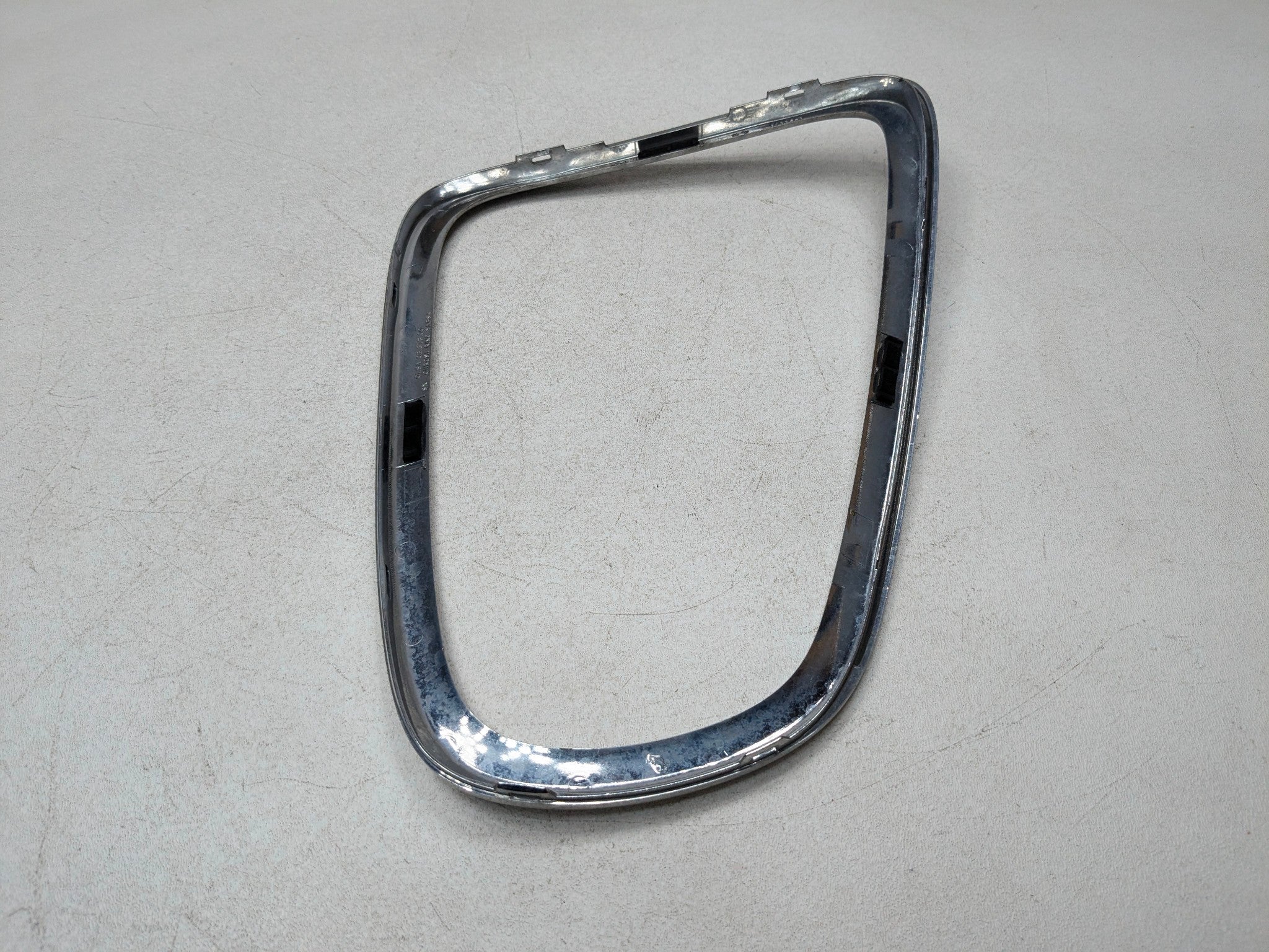 2011 - 2013 MINI COOPER OEM TAIL LIGHT COVER TRIM BEZEL REAR LEFT DRIVER SIDE