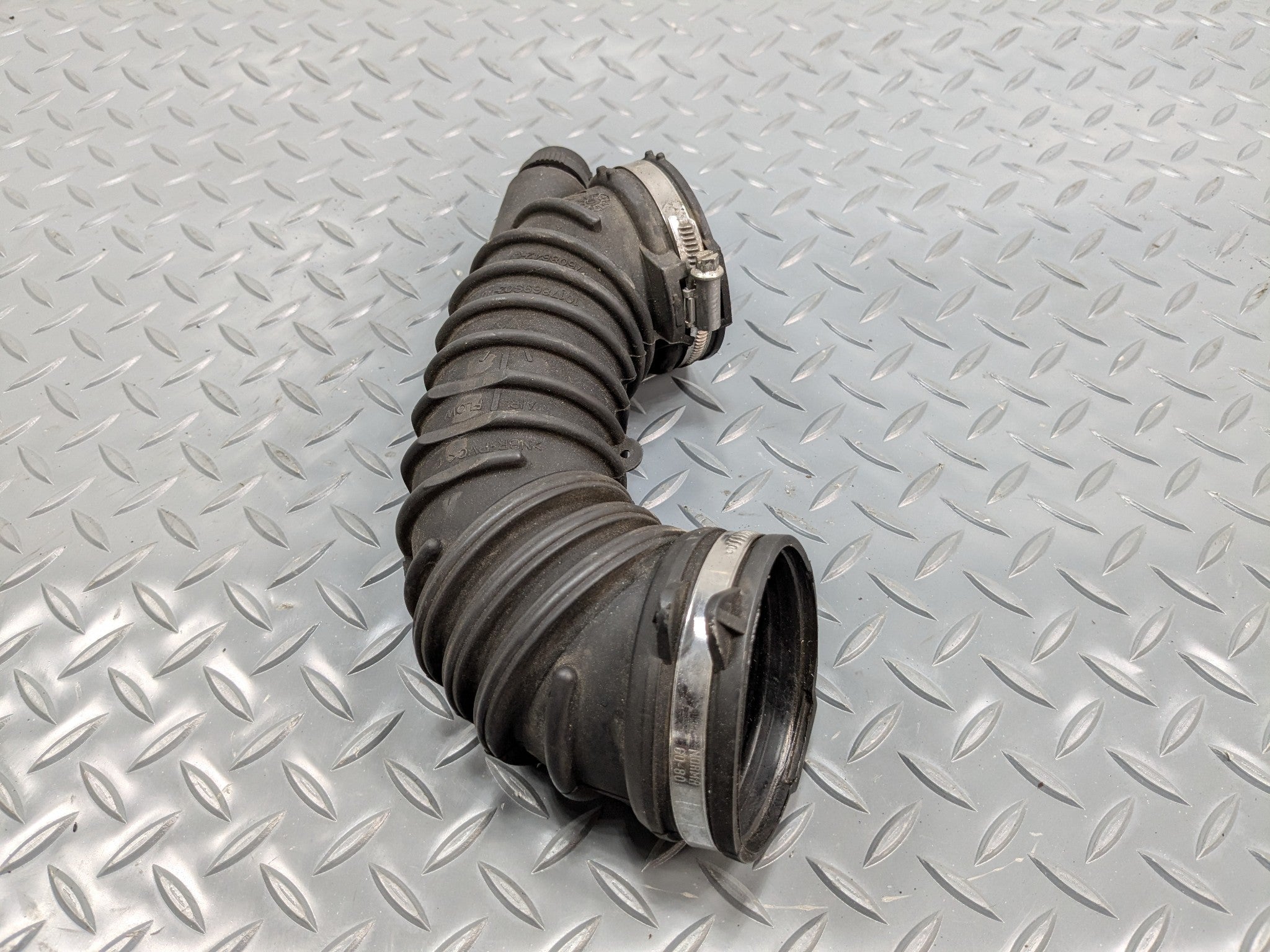 2011 - 2013 MINI COOPER OEM ENGINE AIR CLEANER INTAKE RUBBER TUBE HOSE PIPE