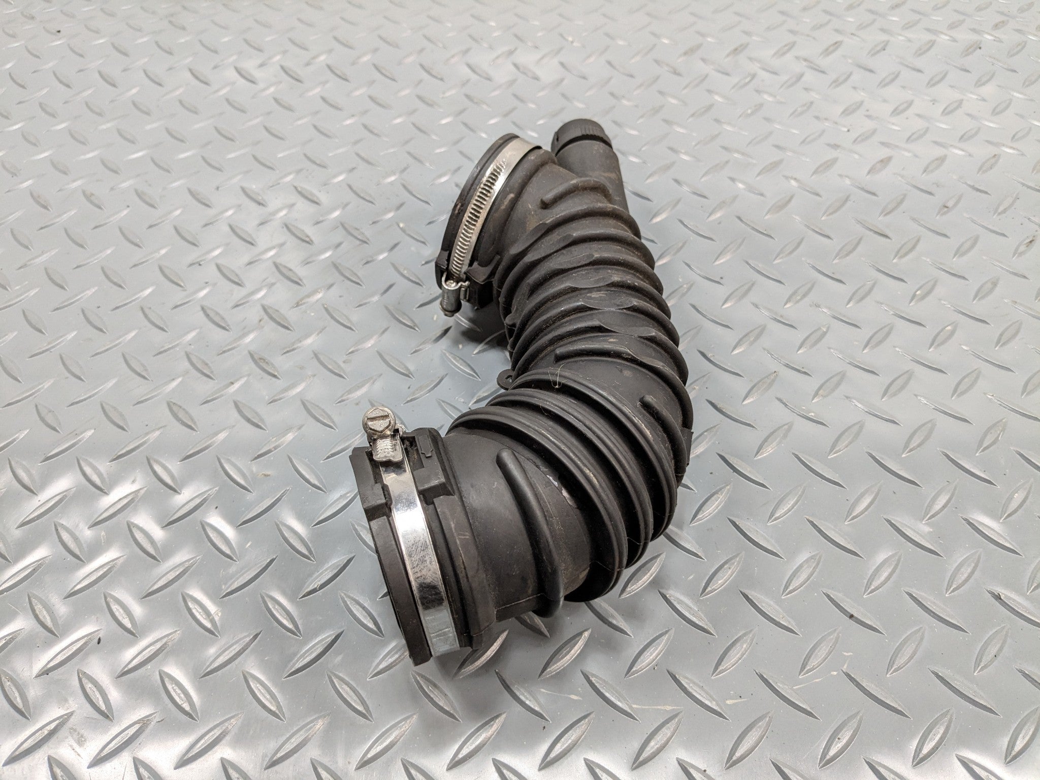 2011 - 2013 MINI COOPER OEM ENGINE AIR CLEANER INTAKE RUBBER TUBE HOSE PIPE