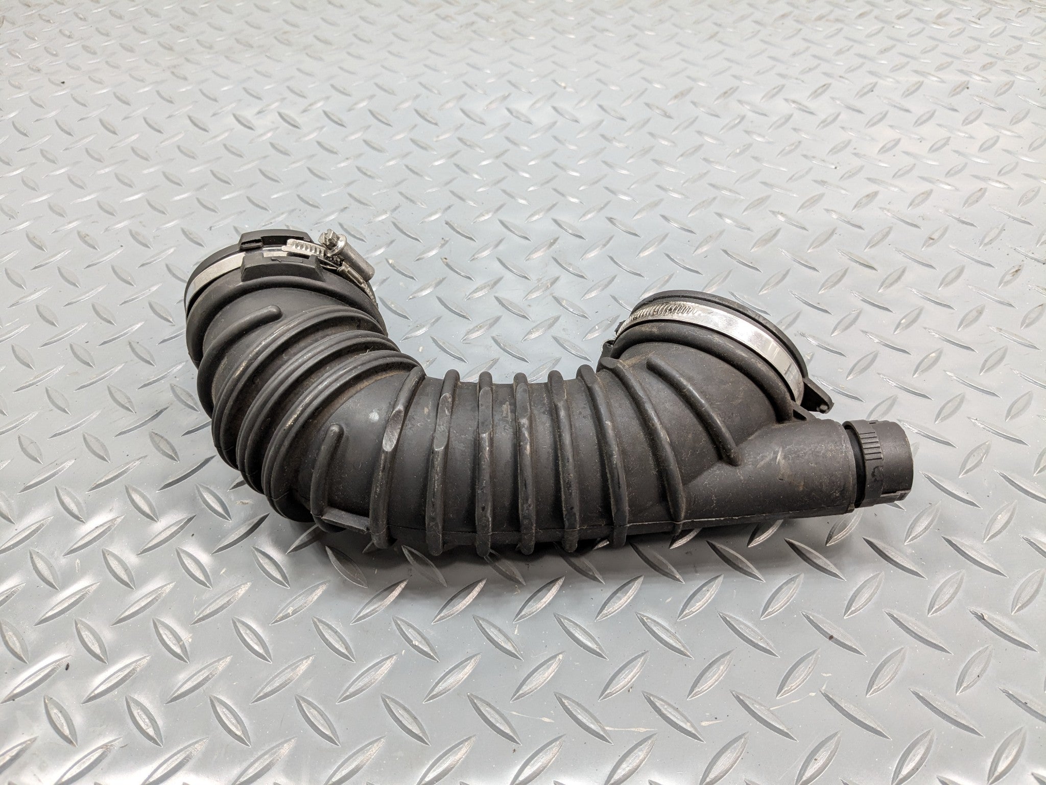 2011 - 2013 MINI COOPER OEM ENGINE AIR CLEANER INTAKE RUBBER TUBE HOSE PIPE