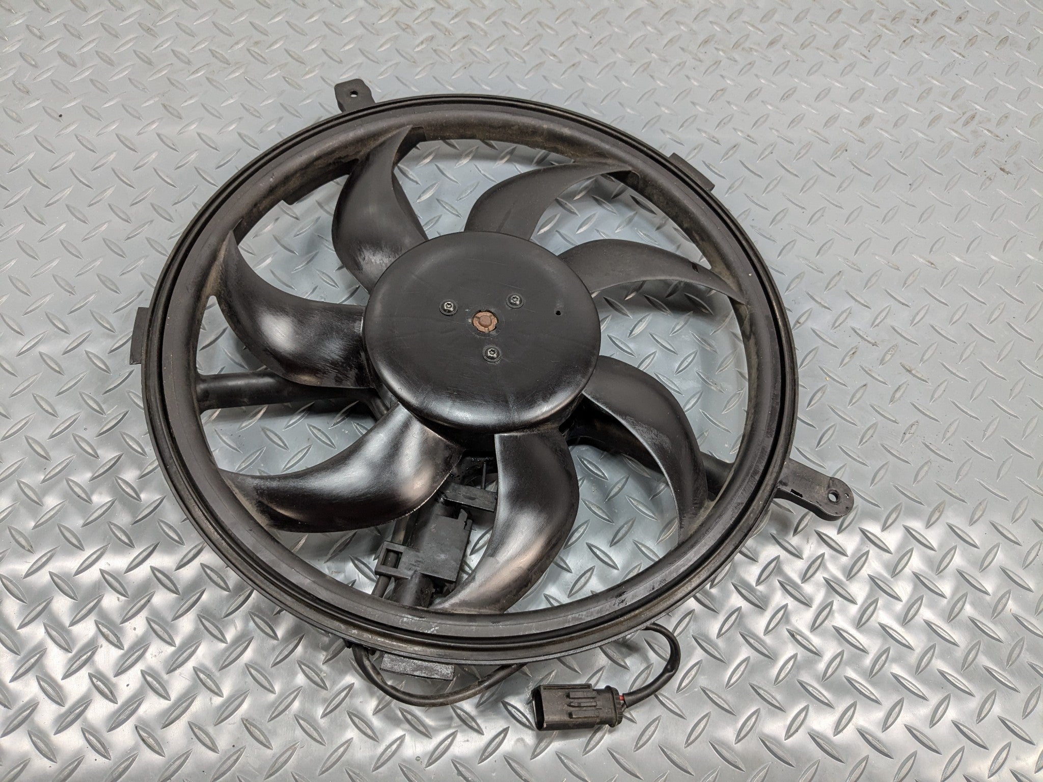 2011 - 2013 MINI COOPER OEM FAN WITHOUT SHROUD ELECTRIC COOLING MOTOR RADIATOR