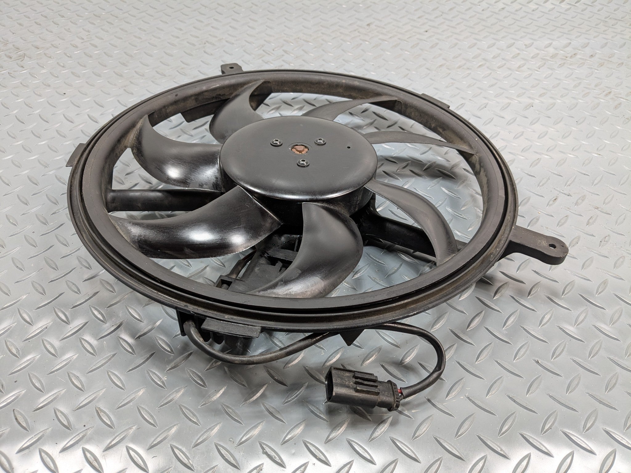 2011 - 2013 MINI COOPER OEM FAN WITHOUT SHROUD ELECTRIC COOLING MOTOR RADIATOR