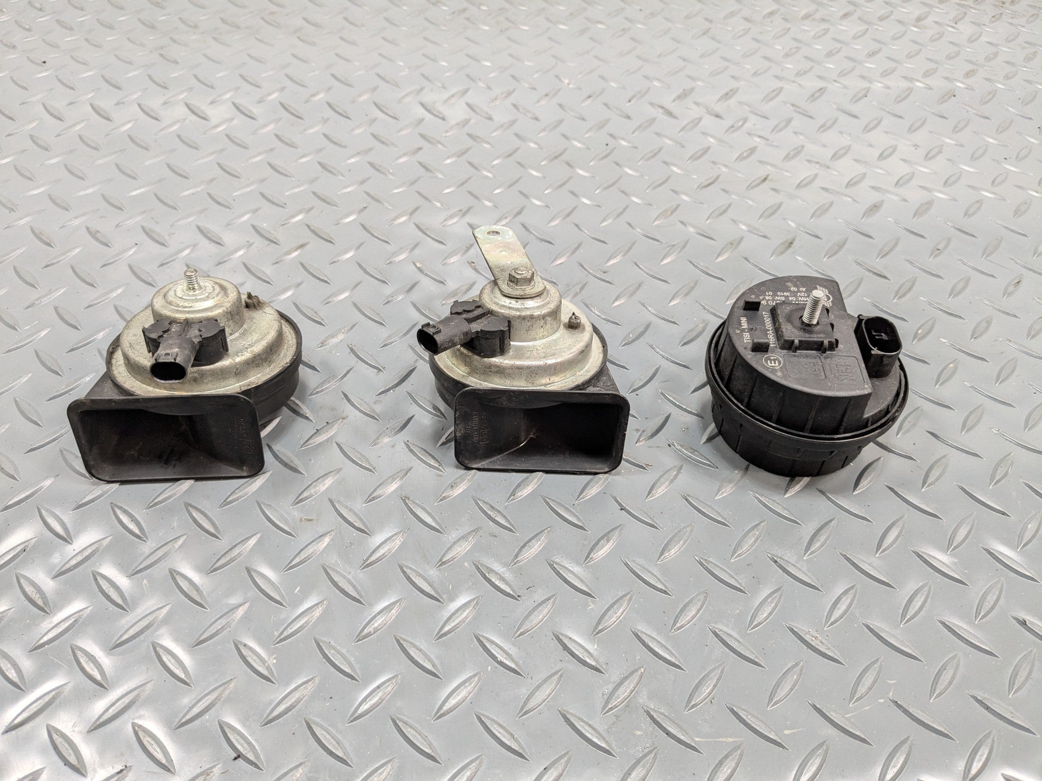 2011 - 2013 MINI COOPER OEM DUAL NOTE HORN HIGH AND LOW TONE ALARM SIREN SIGNAL