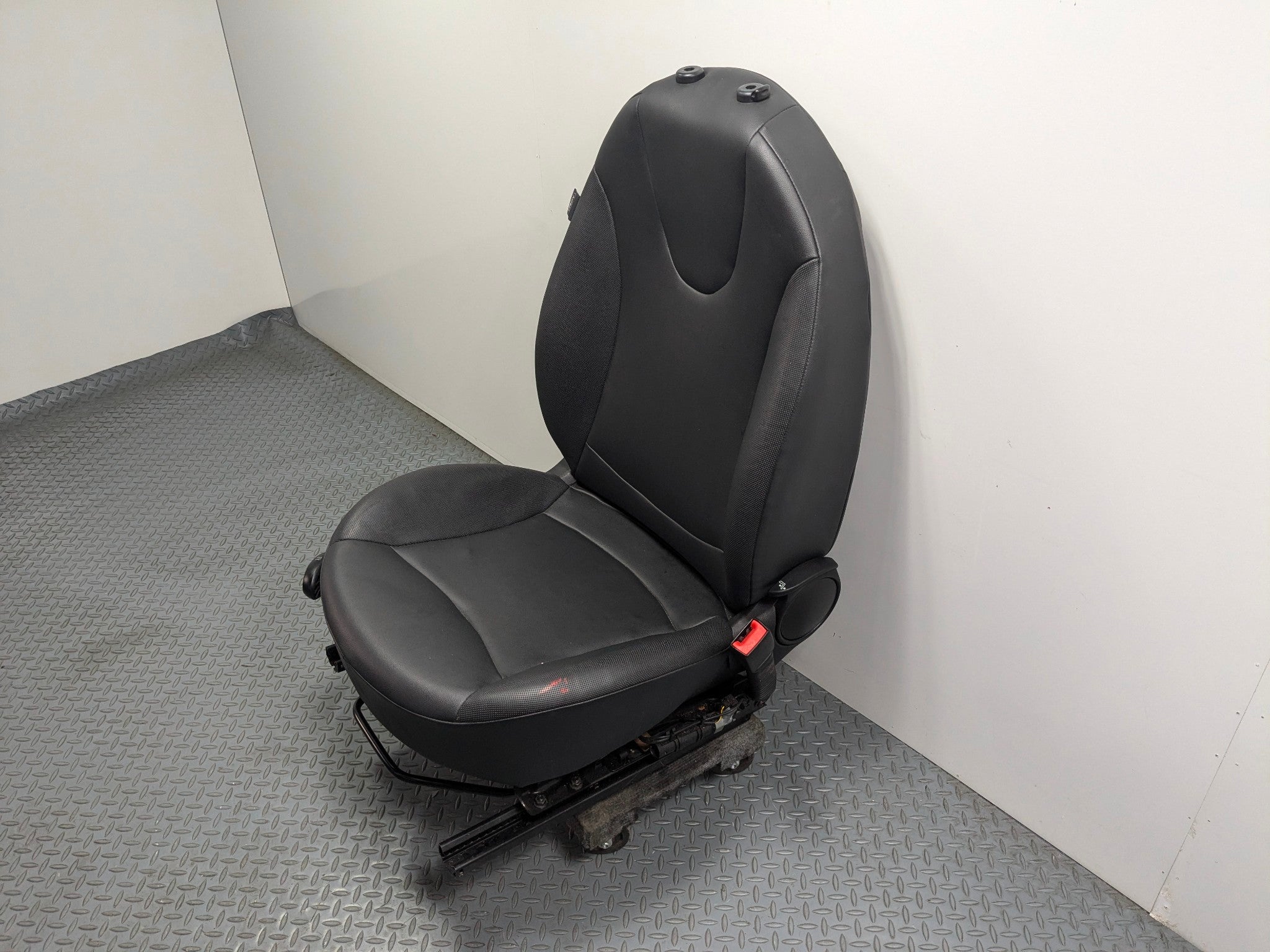 11-13 MINI COOPER OEM SEAT BLACK LEATHER FRONT RIGHT PASSENGER SIDE WITH BUCKLE