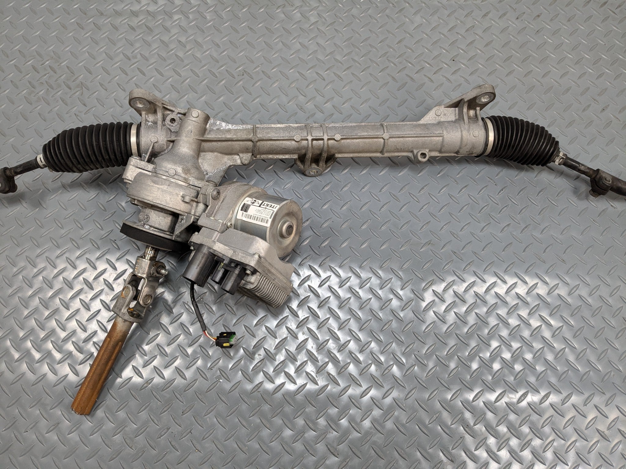 2011 - 2013 MINI COOPER OEM STEERING GEAR RACK POWER RACK AND PINION ELECTRIC