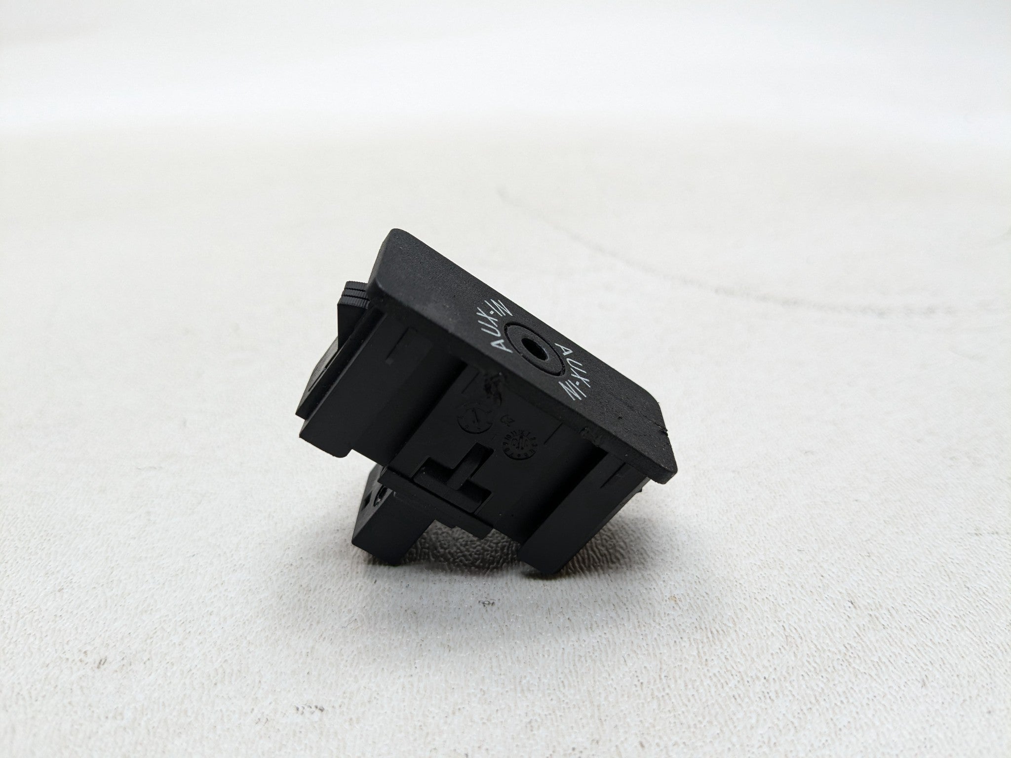 2011 - 2013 MINI COOPER OEM AUX INPUT POWER OUTLET SWITCH JACK PORT