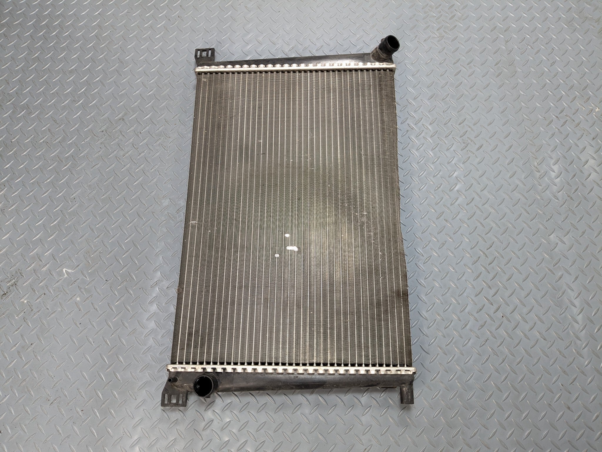 2011 - 2013 MINI COOPER OEM ENGINE MOTOR COOLING RADIATOR