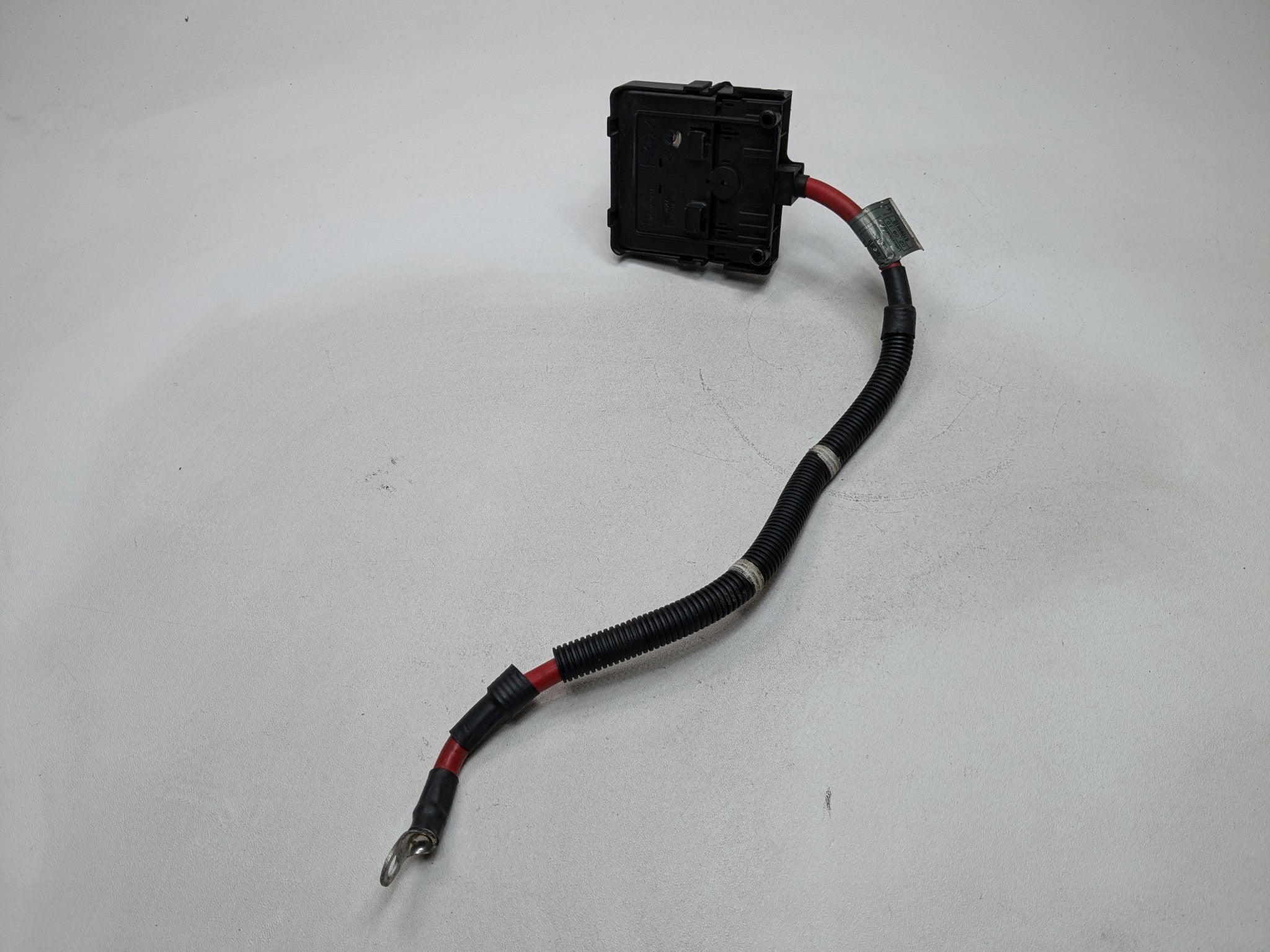 11 - 13 MINI COOPER OEM POWER REGULATOR DISTRIBUTOR POSITIVE BATTERY TERMINAL