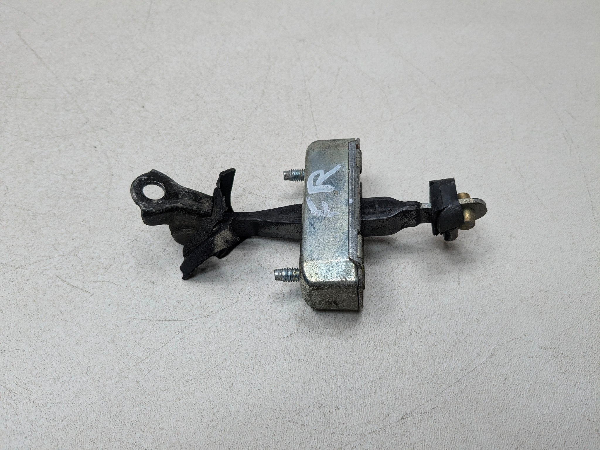 05 - 06 TOYOTA TUNDRA OEM DOOR CHECK STRAP STOPPER FRONT RIGHT PASSENGER SIDE