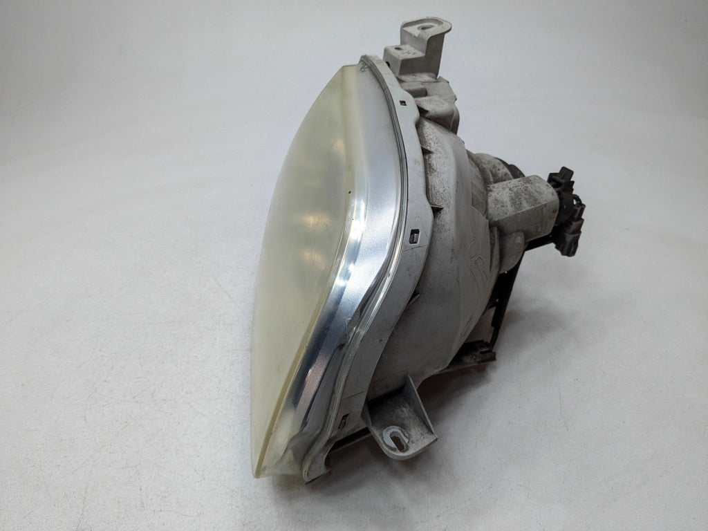 05 - 06 TOYOTA TUNDRA OEM HALOGEN HEADLAMP ASSEMBLY FRONT RIGHT PASSENGER SIDE