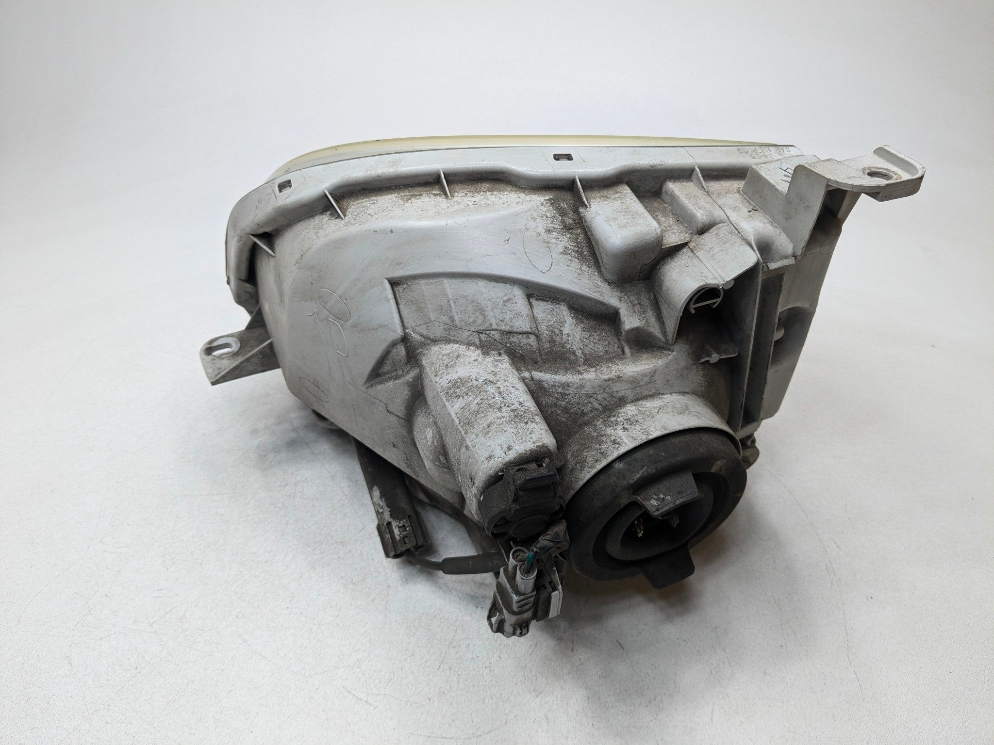 05 - 06 TOYOTA TUNDRA OEM HALOGEN HEADLAMP ASSEMBLY FRONT RIGHT PASSENGER SIDE