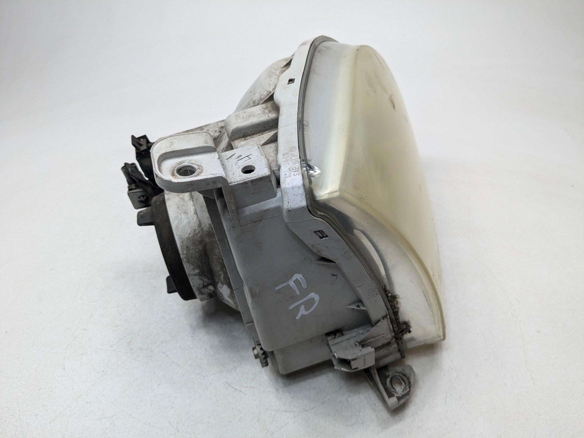 05 - 06 TOYOTA TUNDRA OEM HALOGEN HEADLAMP ASSEMBLY FRONT RIGHT PASSENGER SIDE