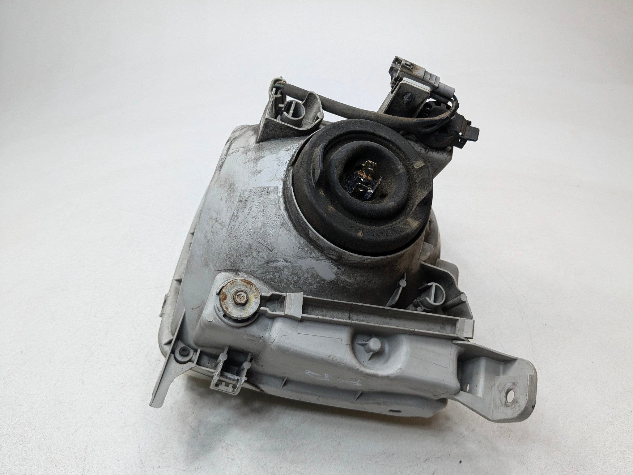 05 - 06 TOYOTA TUNDRA OEM HALOGEN HEADLAMP ASSEMBLY FRONT RIGHT PASSENGER SIDE