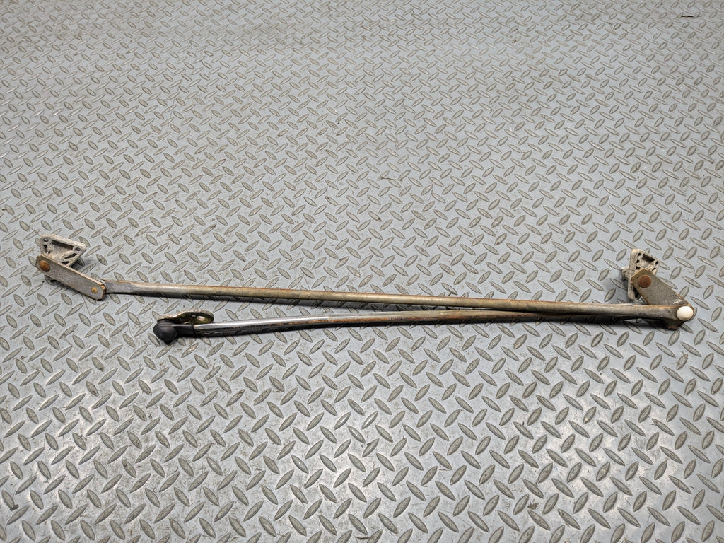 05 - 06 TOYOTA TUNDRA OEM WINDSHIELD WIPER TRANSMISSION LINKAGE WITHOUT MOTOR